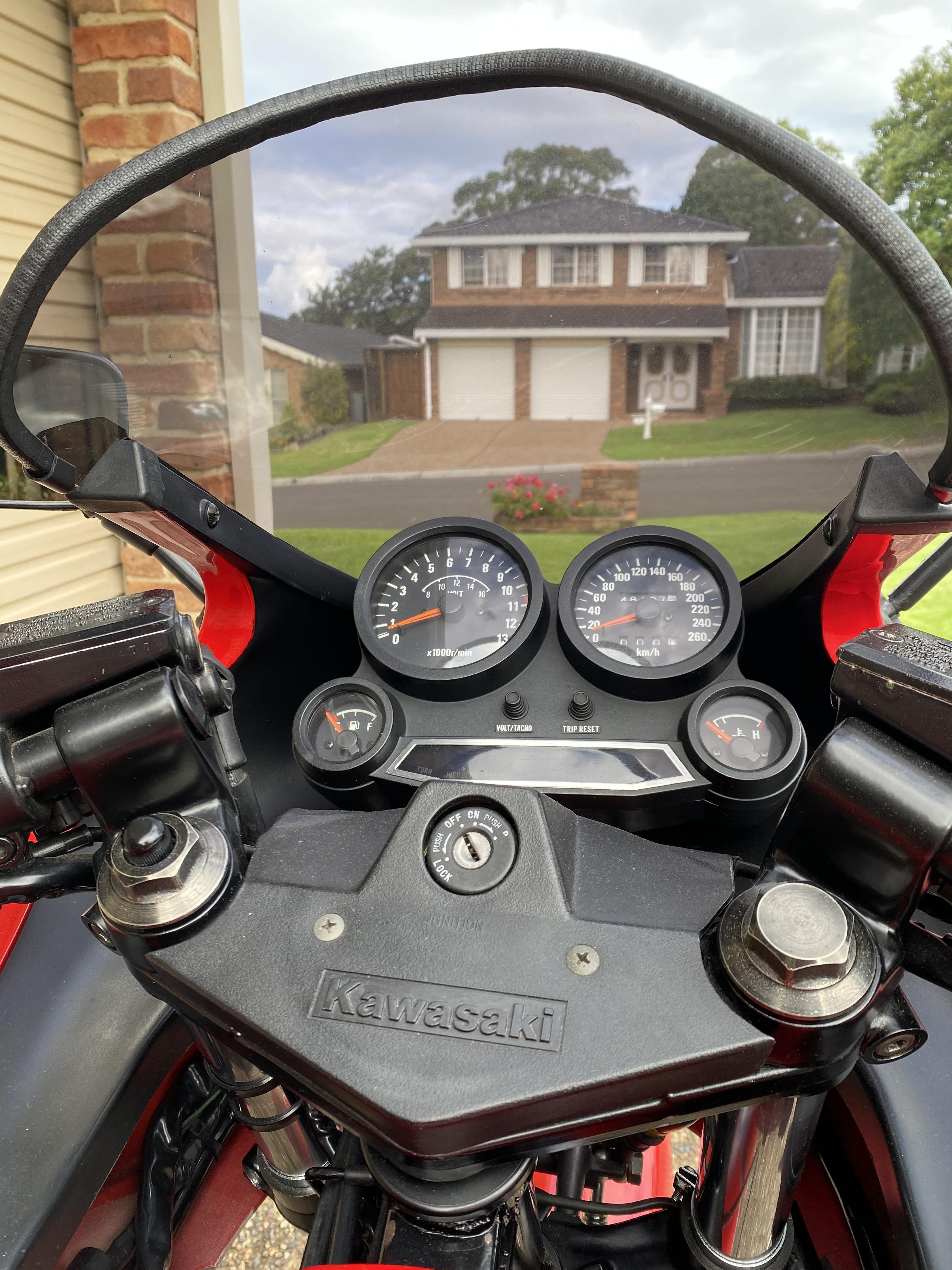 1986 KAWASAKI GPZ900R (ZX900) ROAD