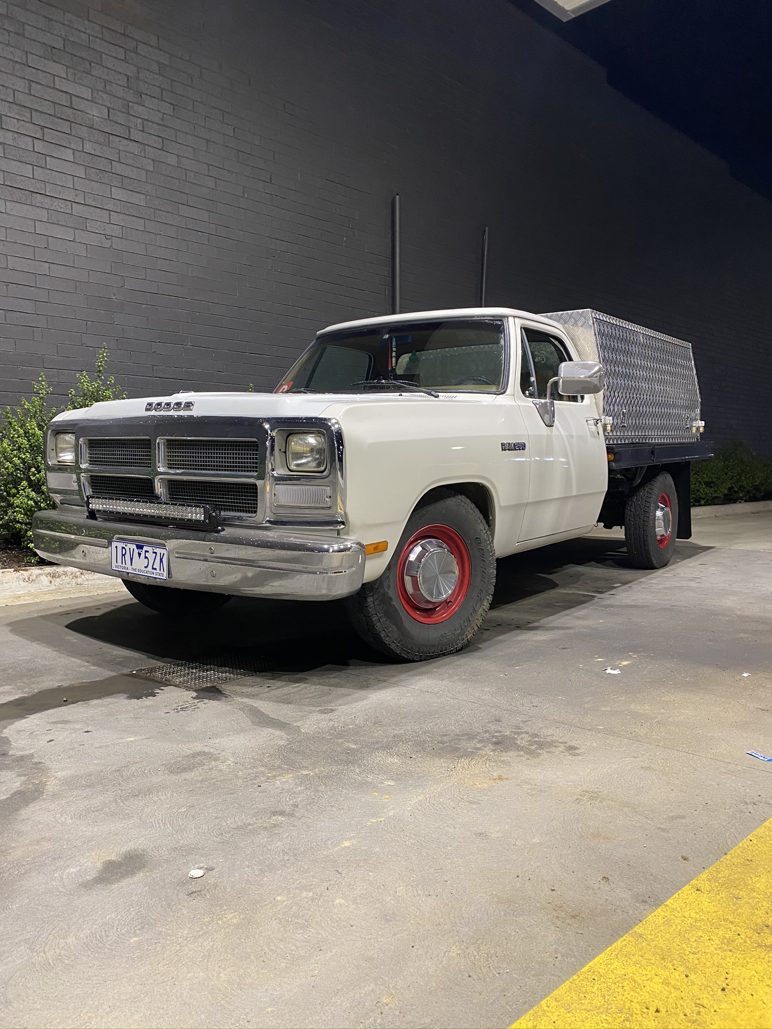 1988 DODGE RAM 250 UTILITY