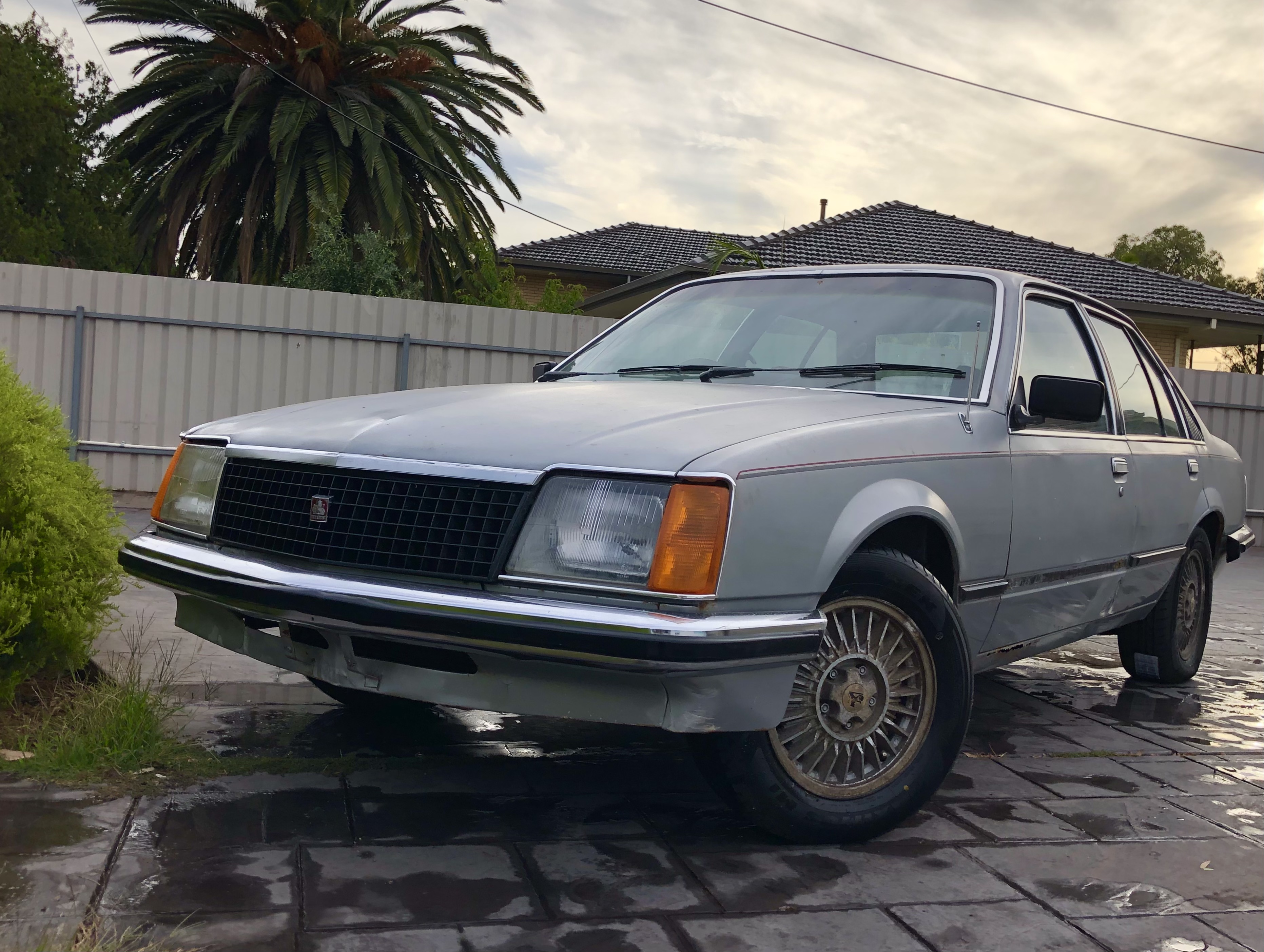 1981 HOLDEN COMMODORE VC SL/E SEDAN