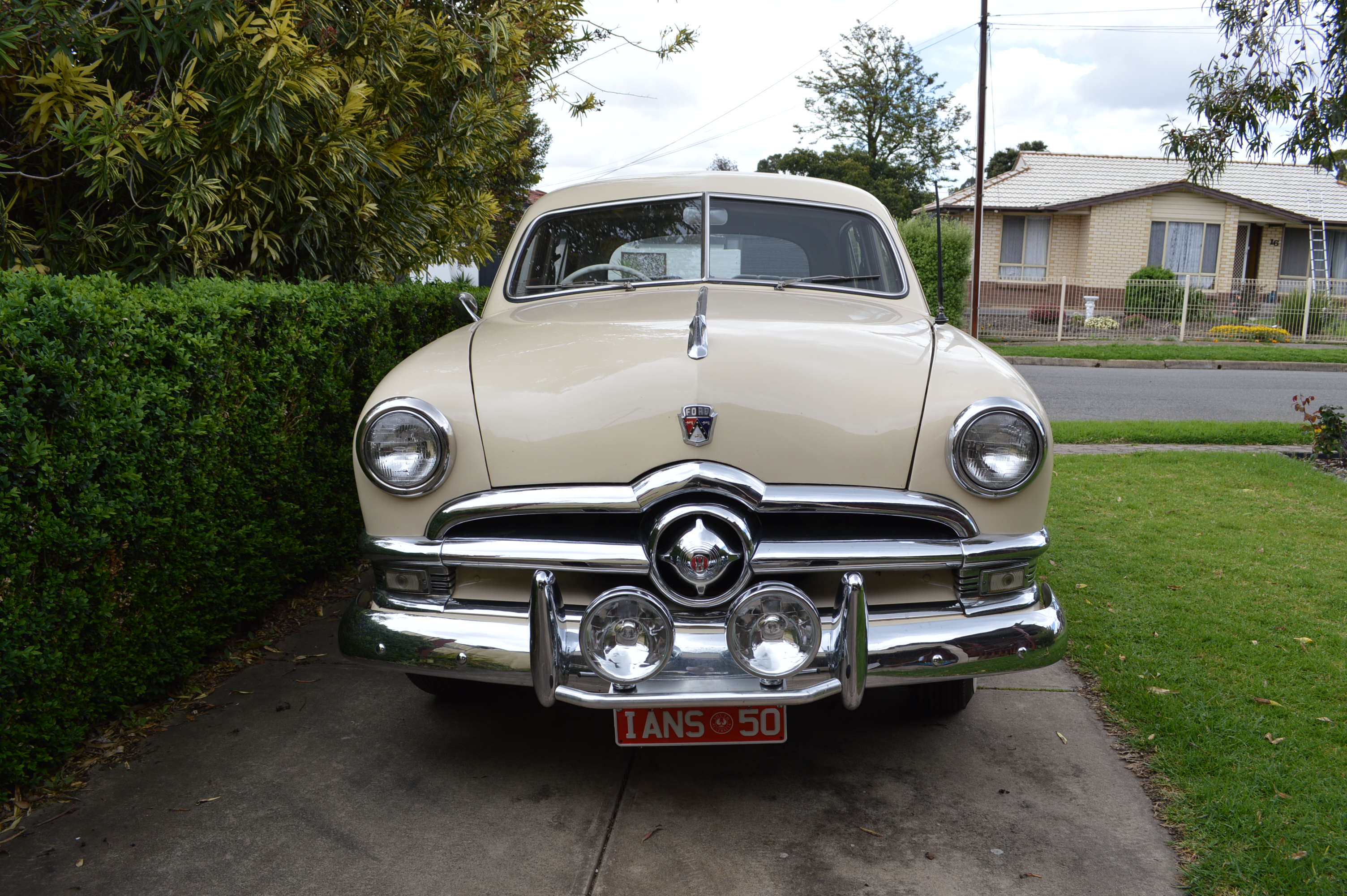 1950 FORD CUSTOM SEDAN 