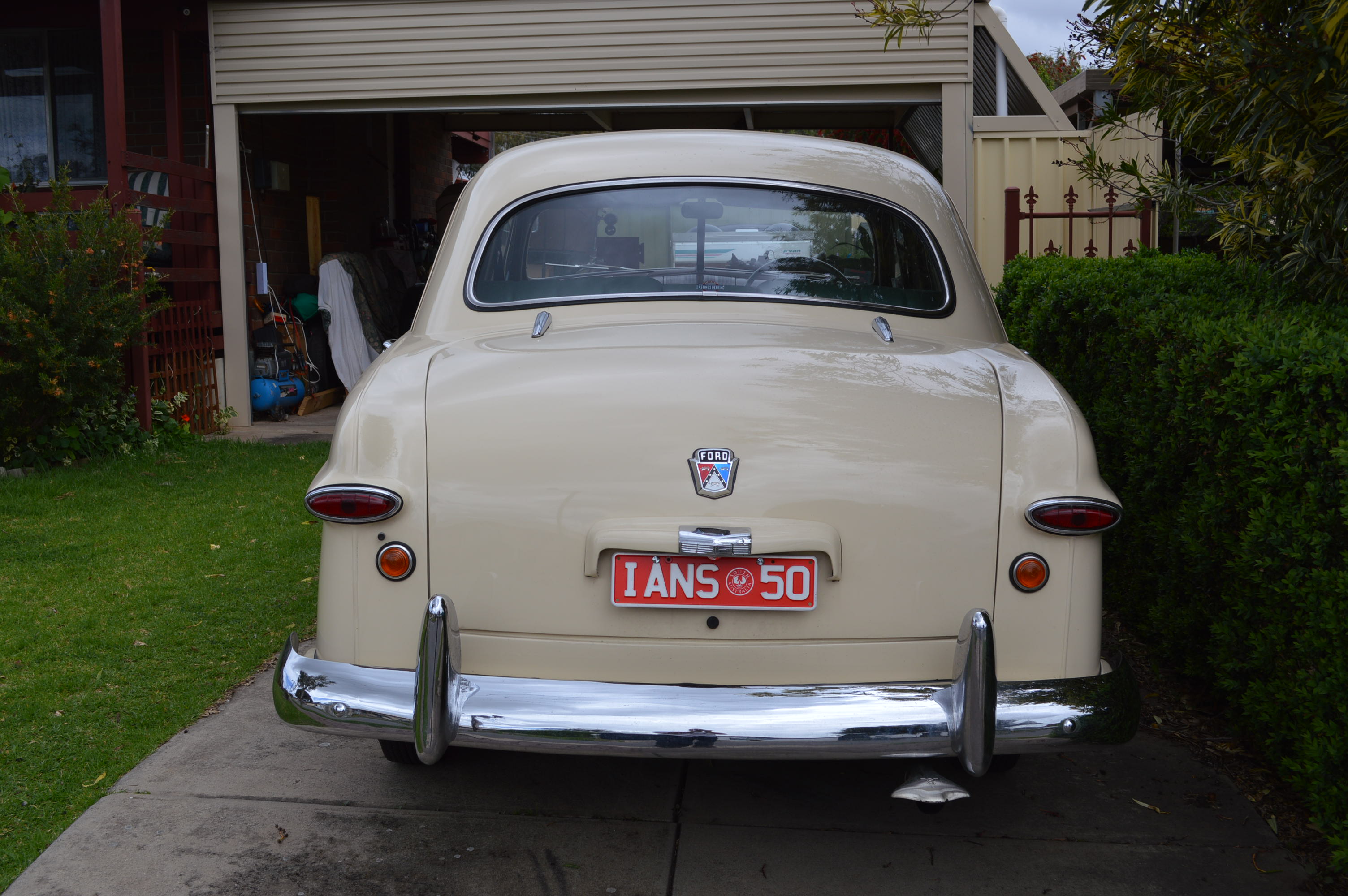 1950 FORD CUSTOM SEDAN 
