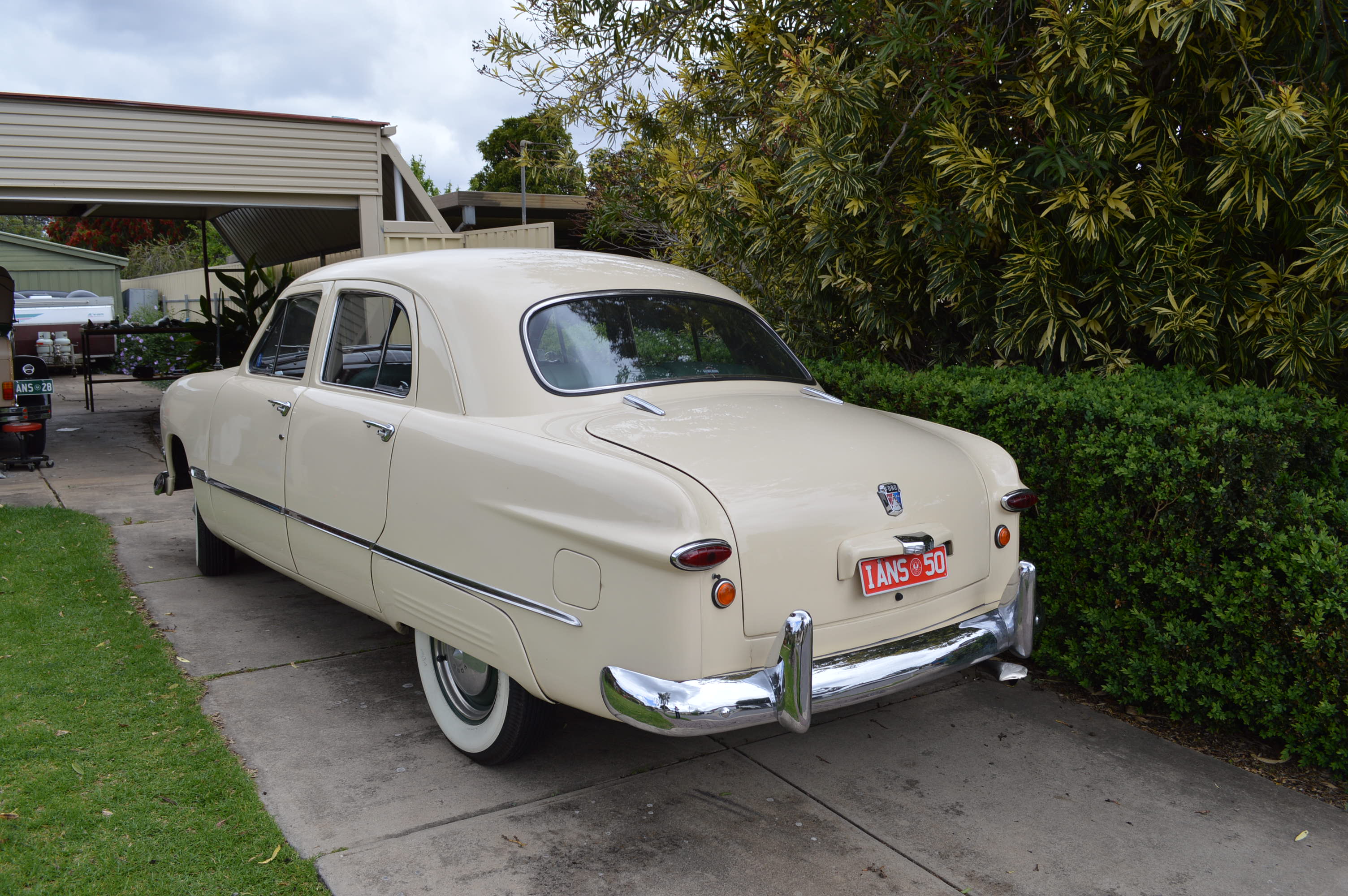 1950 FORD CUSTOM SEDAN 