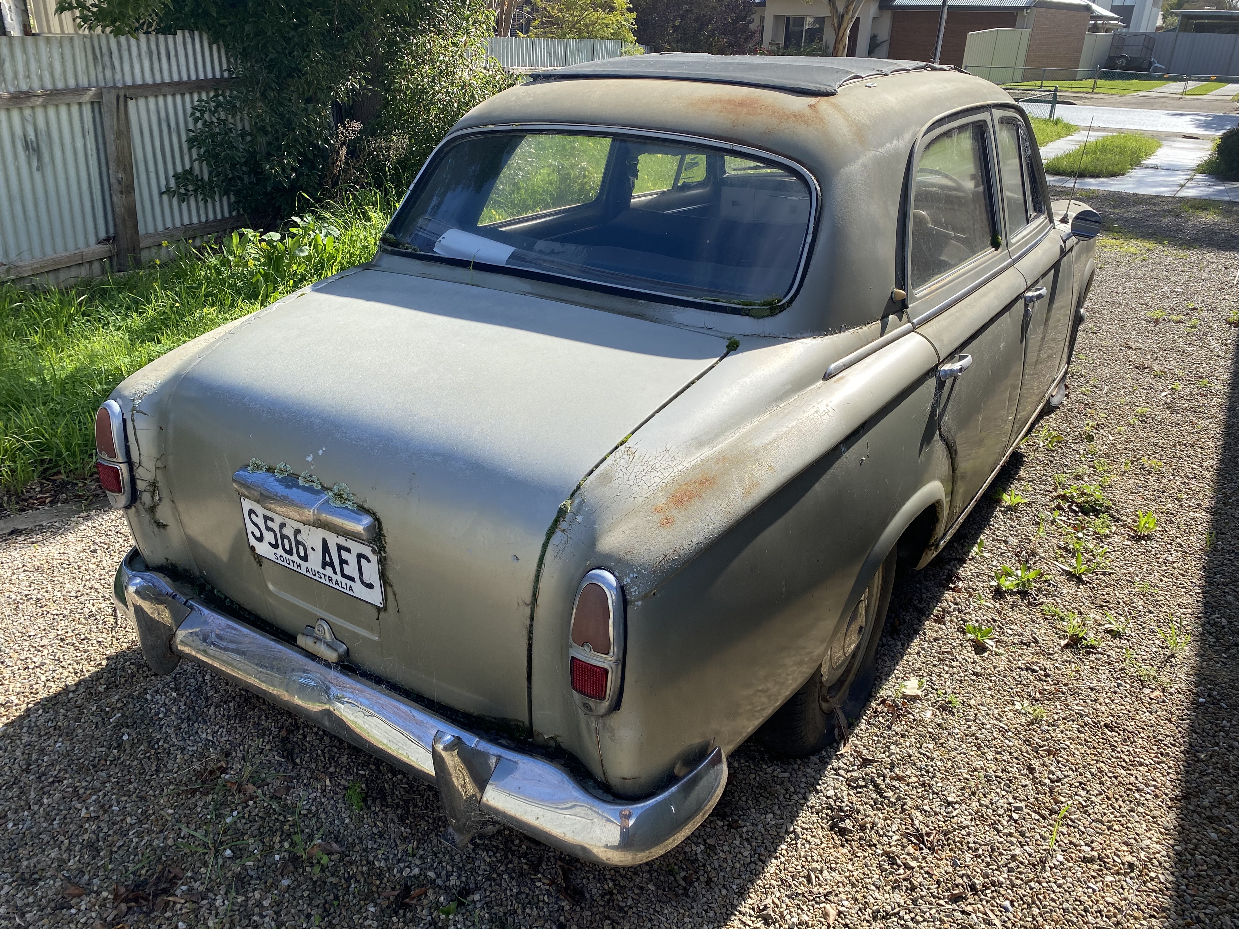 1957 PEUGEOT 403 SEDAN