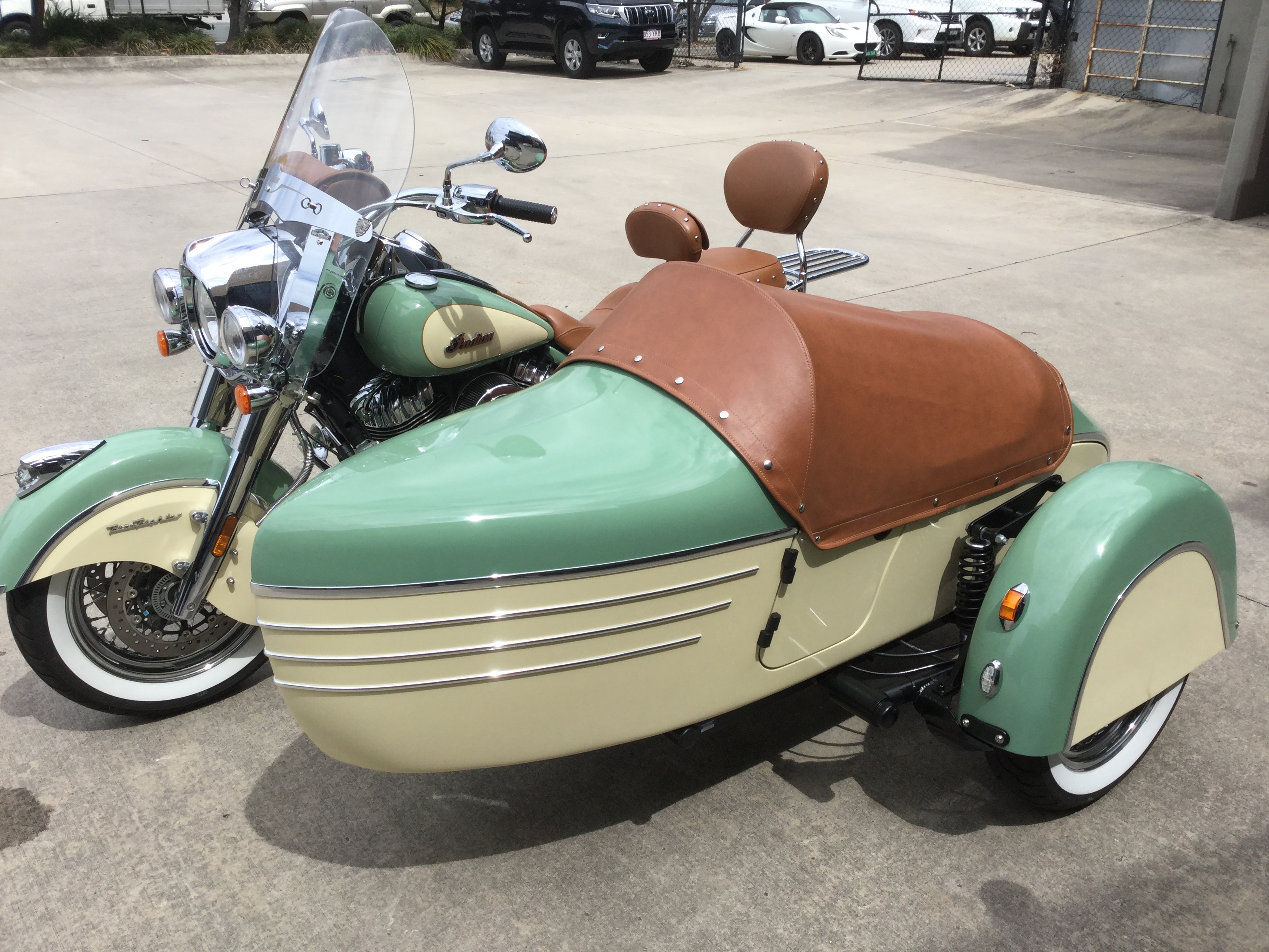 2017 INDIAN CHIEF CRUISER WITH SIDECAR