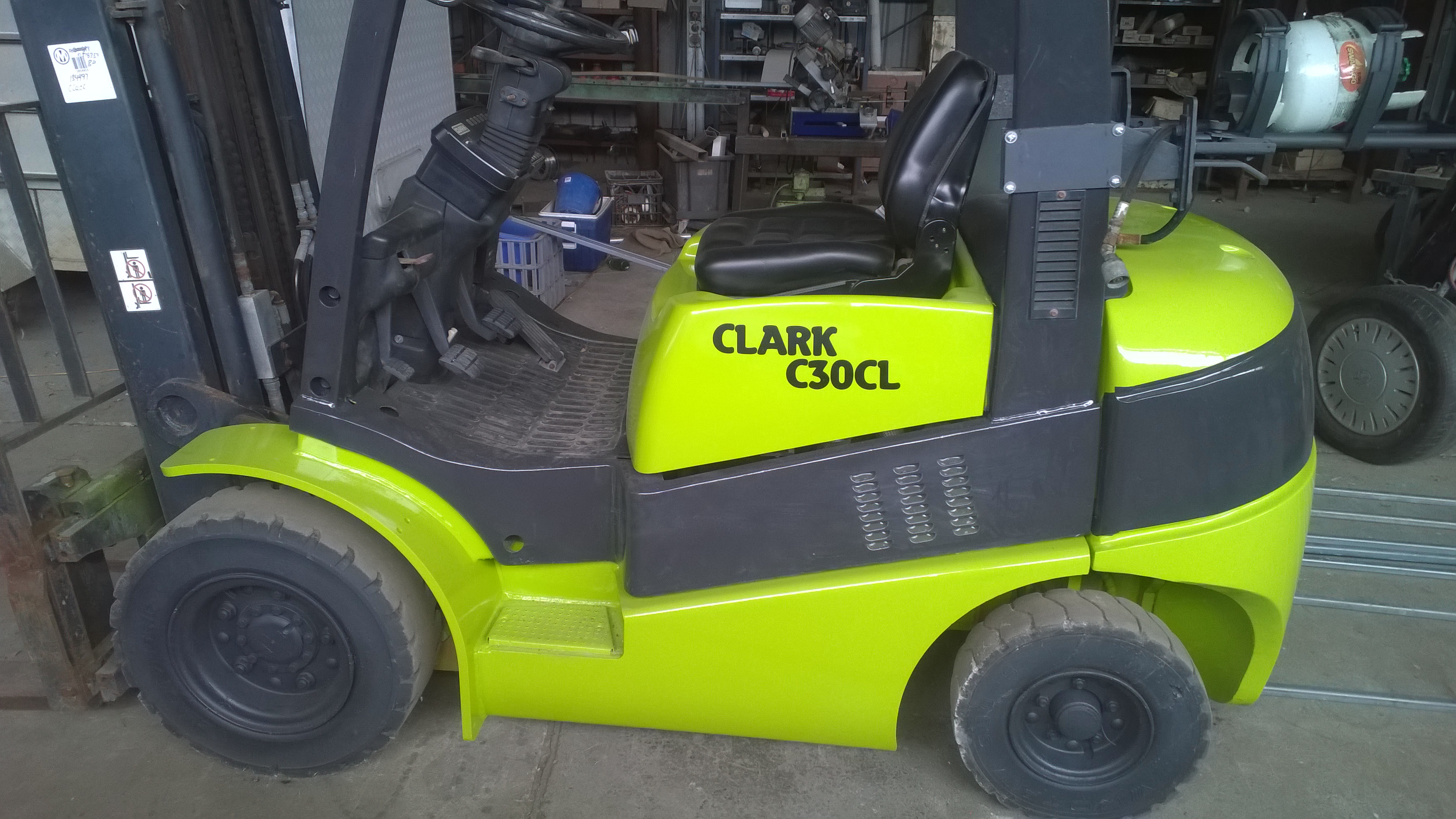 CLARK C30L FORKLIFT