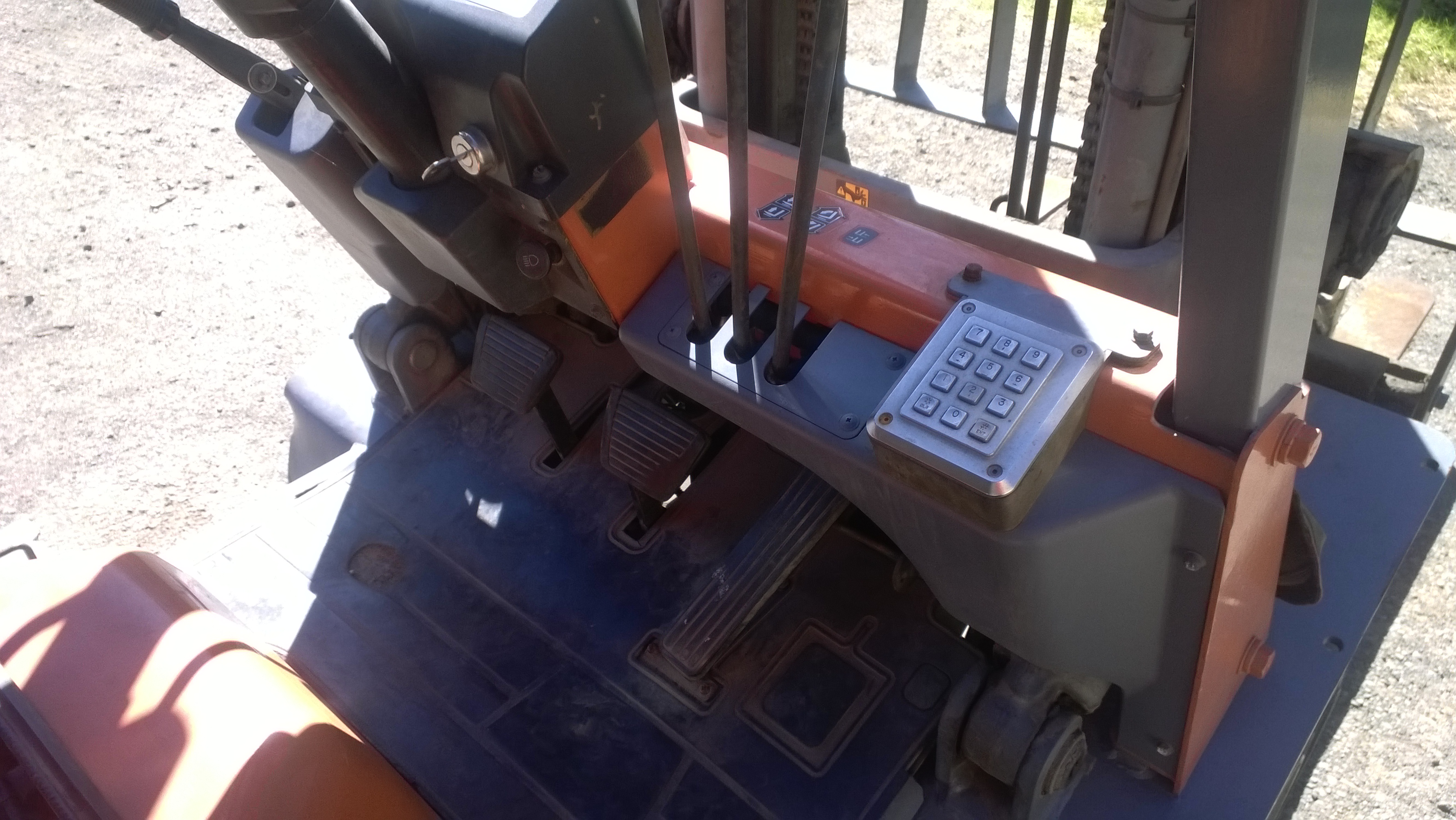 NISSAN 2.5 FORKLIFT