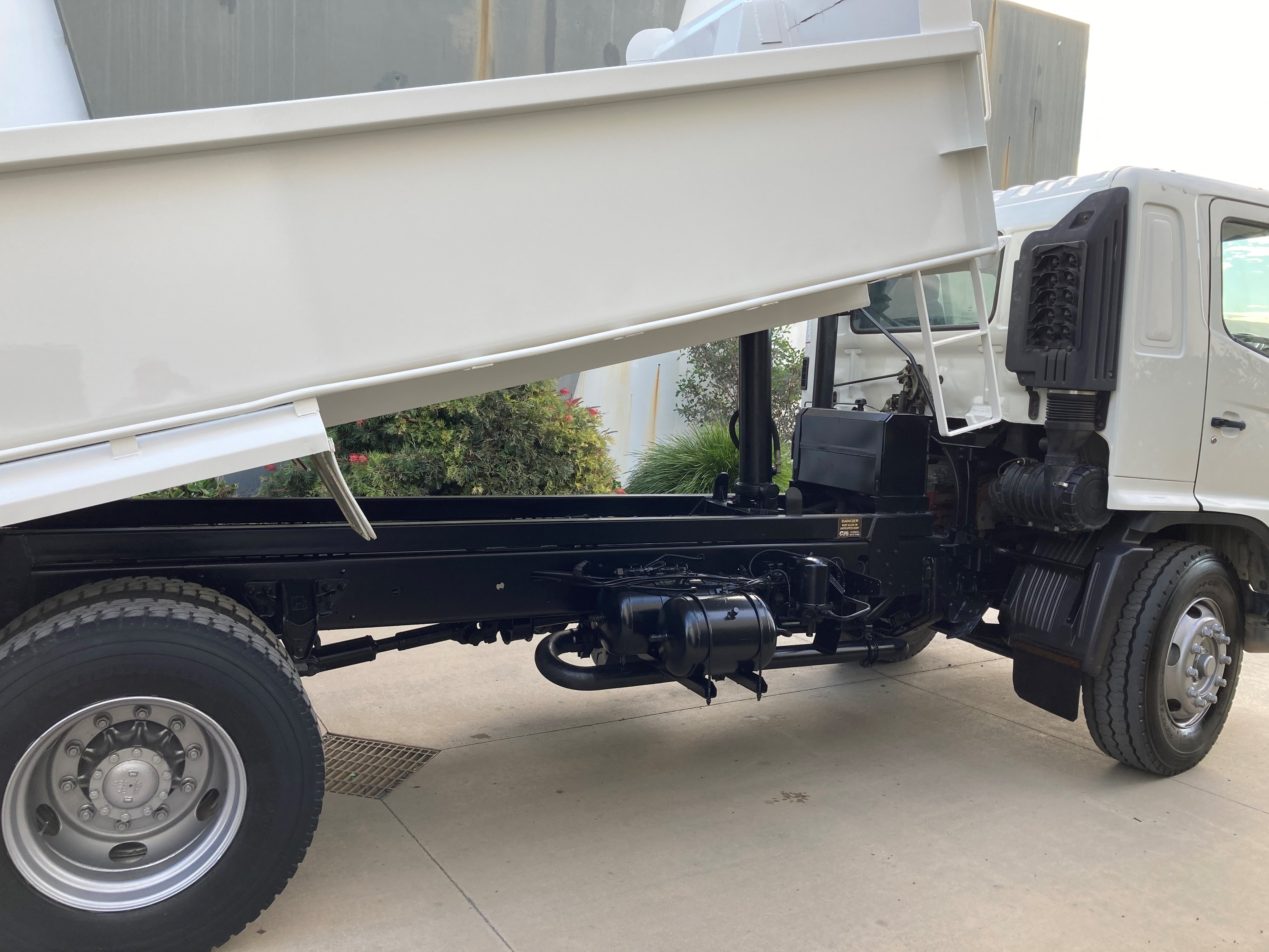 2003 HINO GH 8 TON TIPPER