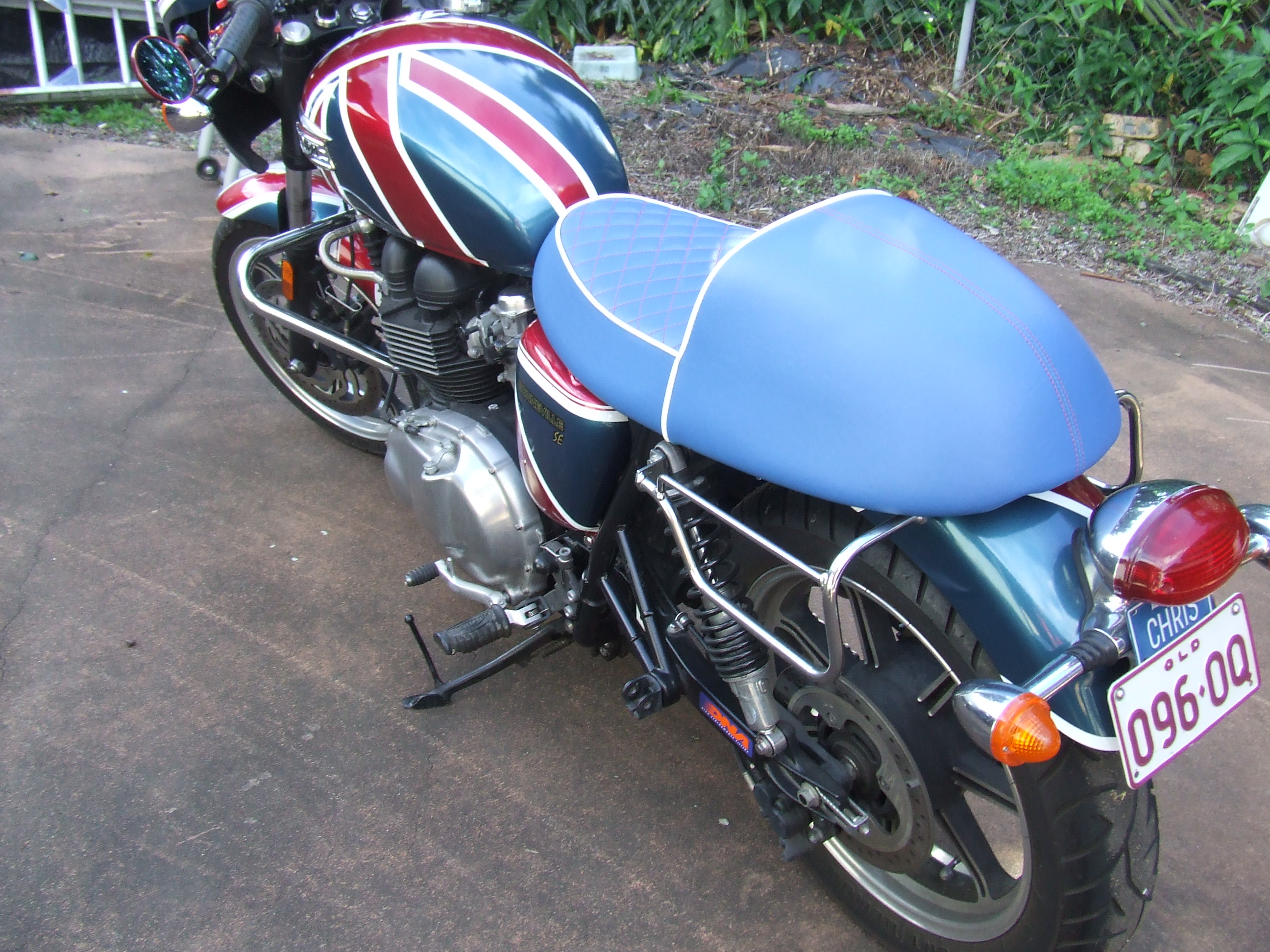 2011 TRIUMPH BONNEVILLE T100 ROAD