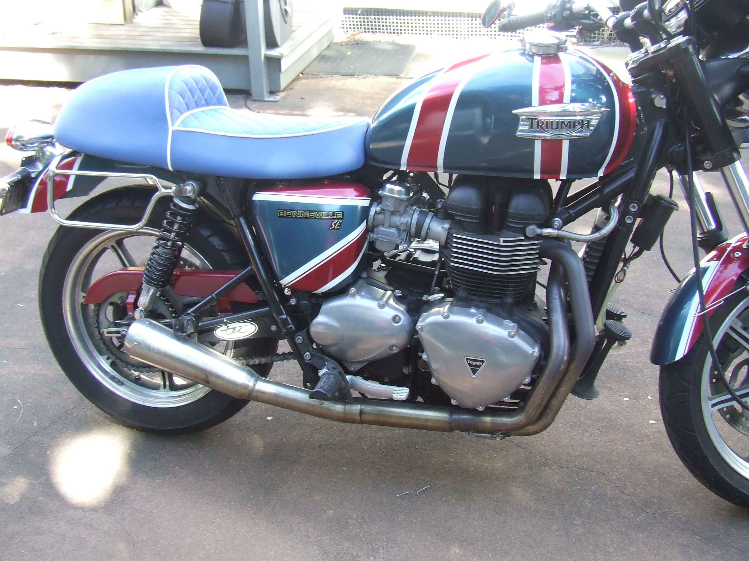 2011 TRIUMPH BONNEVILLE T100 ROAD