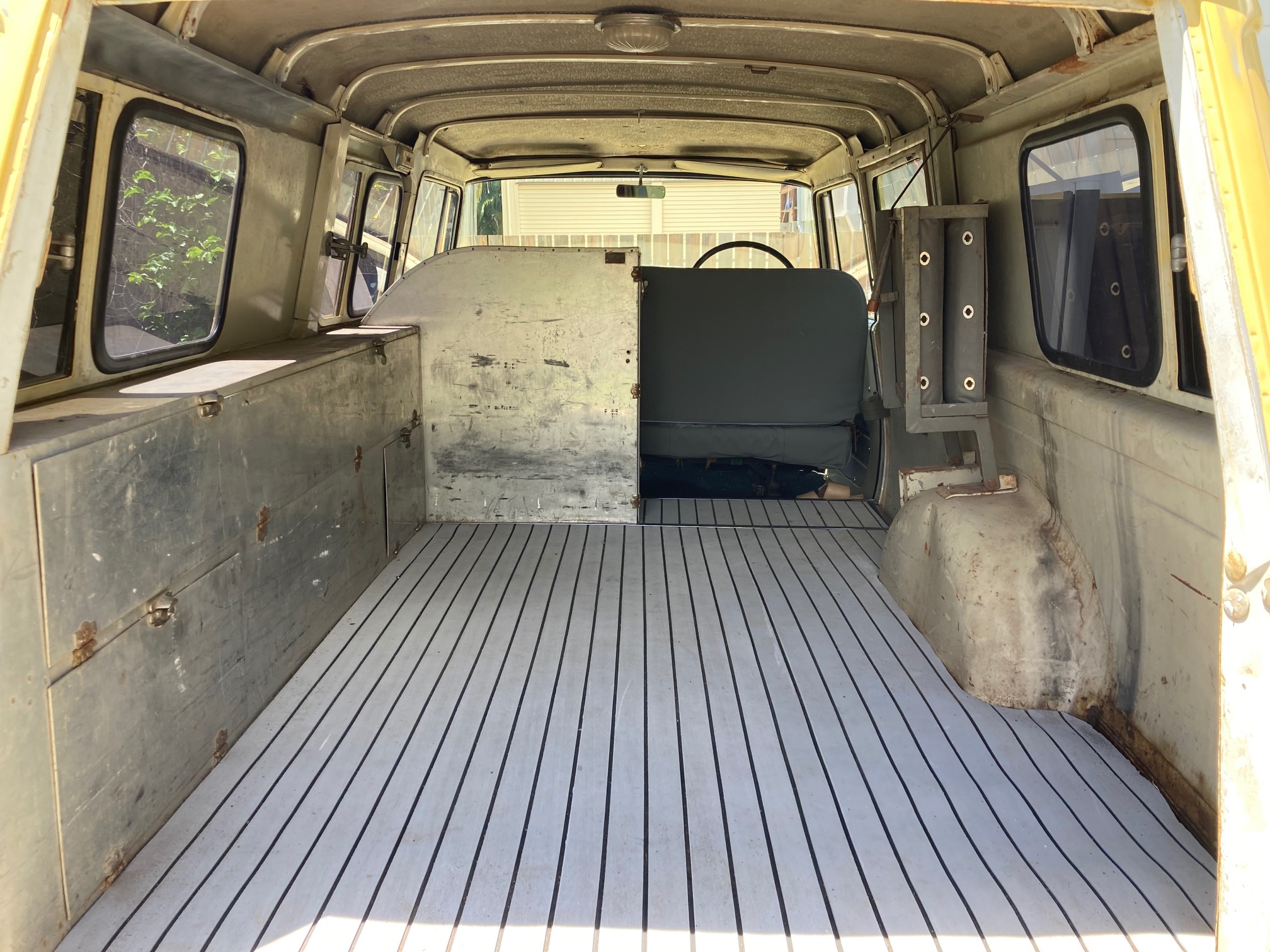 1959 INTERNATIONAL HARVESTER AA-120 VAN