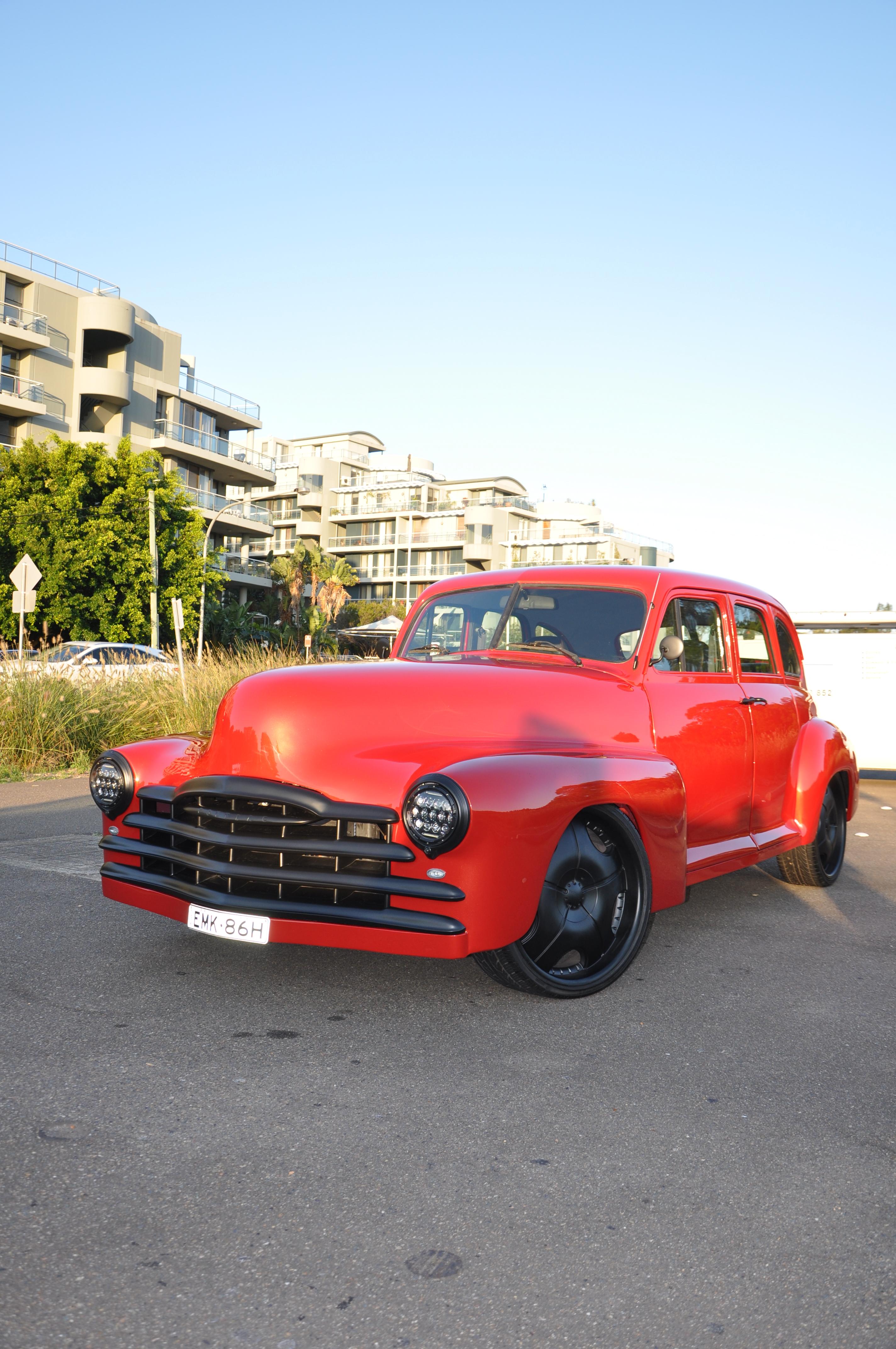 1948 PONTIAC SILVER STREAK SEDAN