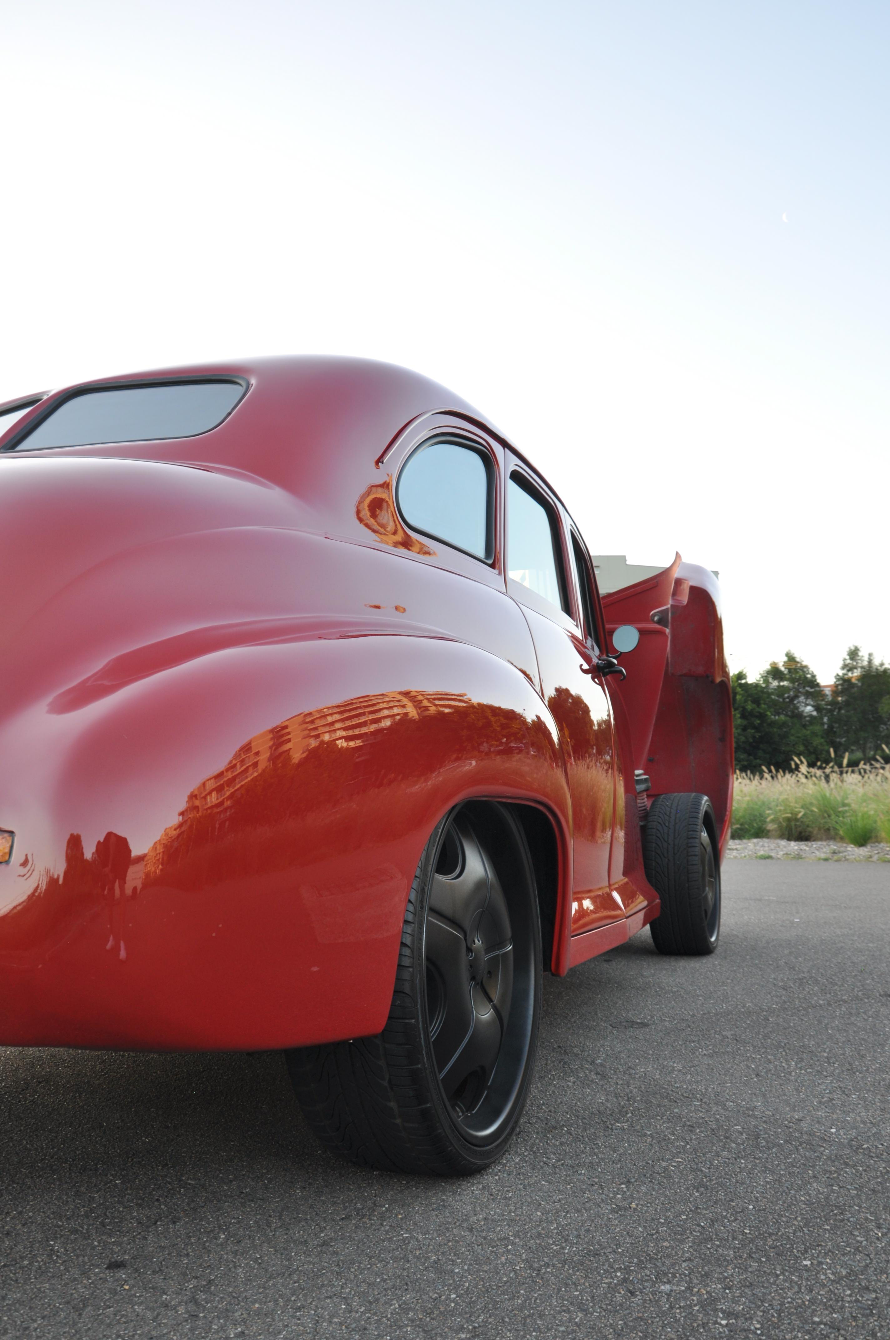 1948 PONTIAC SILVER STREAK SEDAN