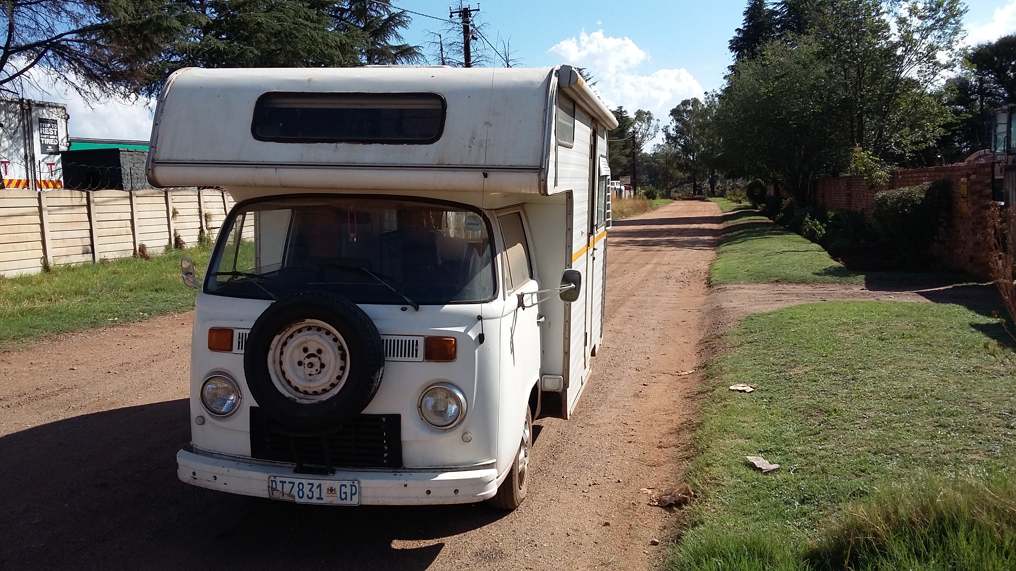 1977 VOLKSWAGEN KOMBI AUTOVILLA CAMPER