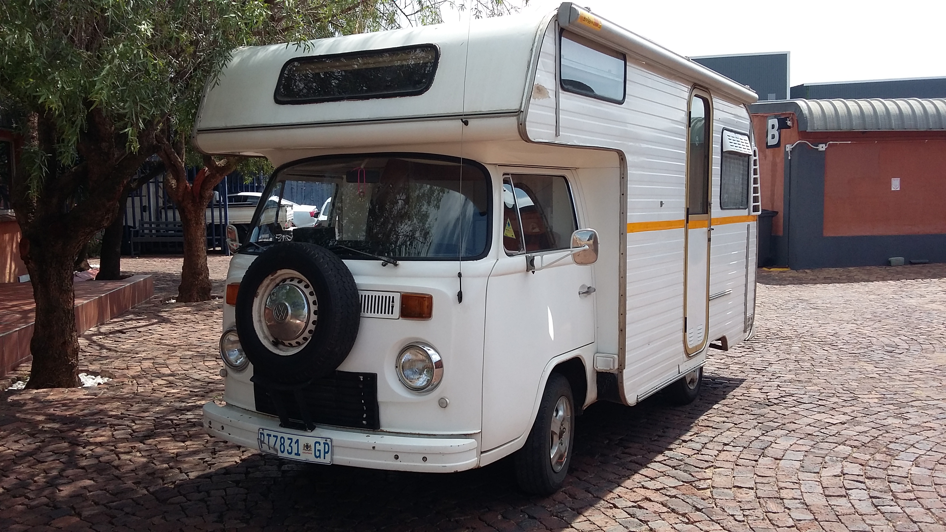 1977 VOLKSWAGEN KOMBI AUTOVILLA CAMPER