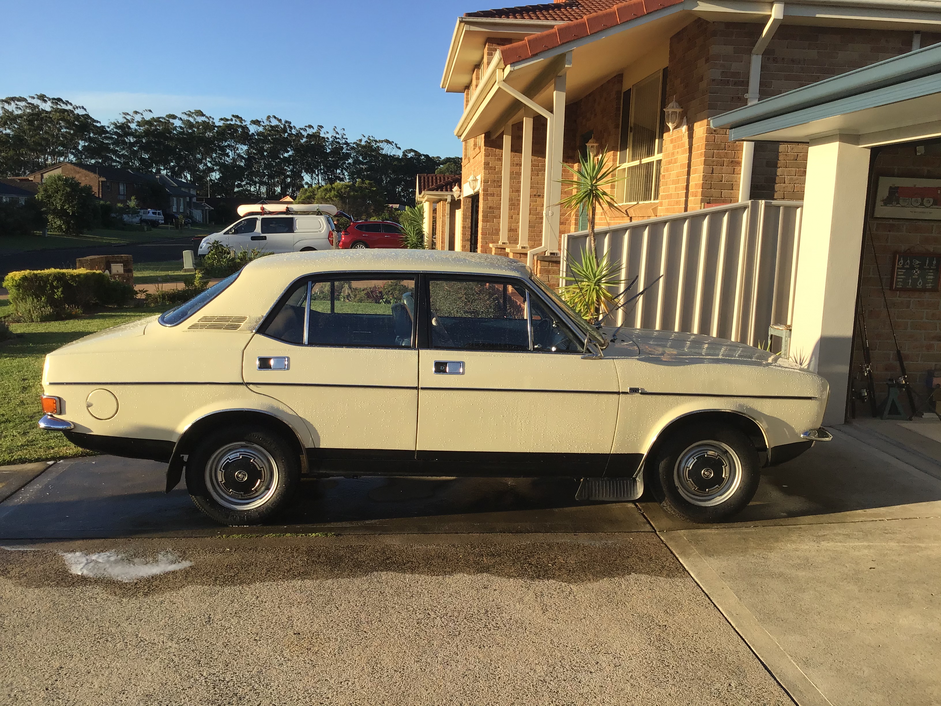 1974 LEYLAND MARINA SEDAN 