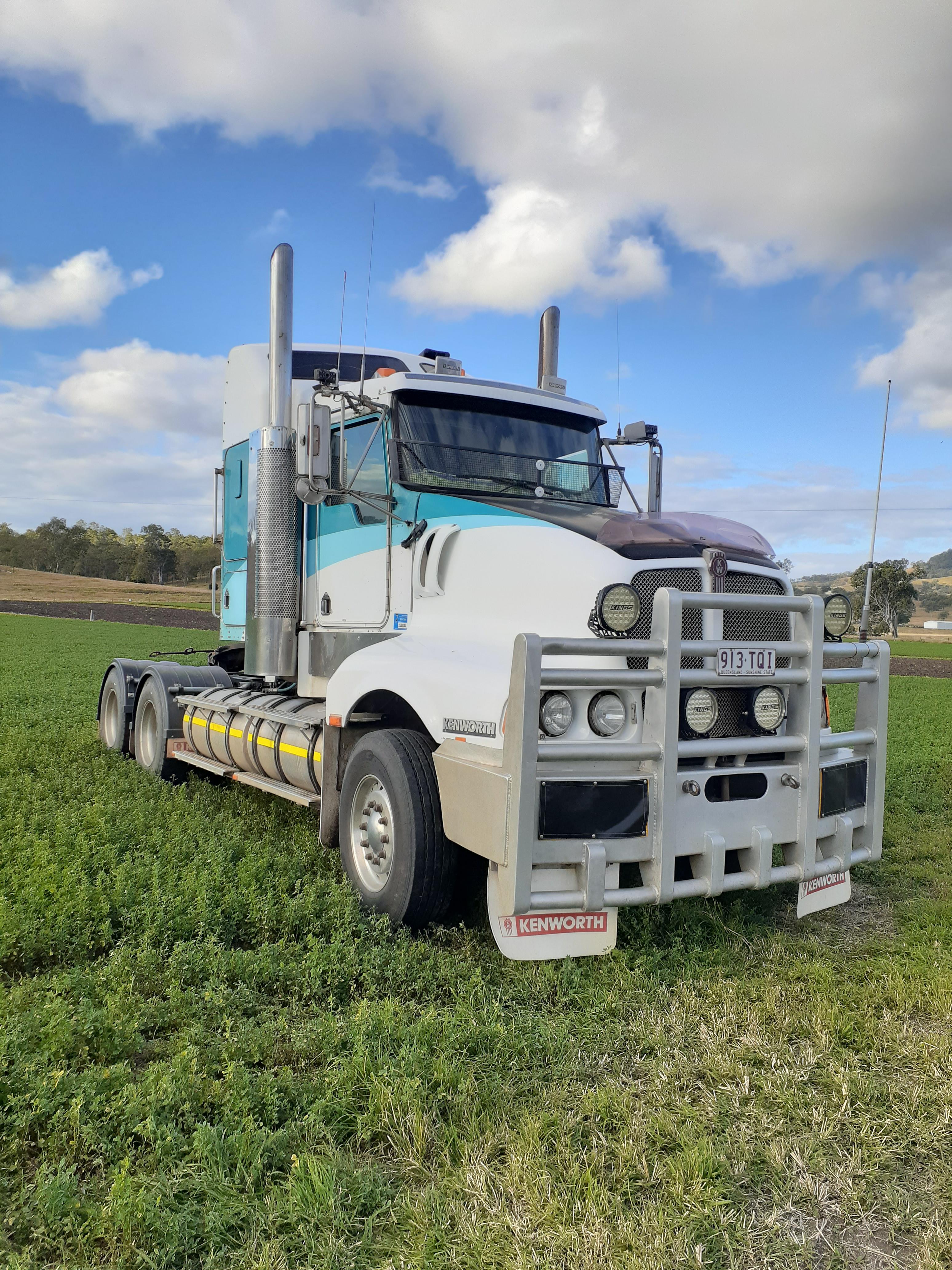 2005 KENWORTH T604 PRIME MOVER