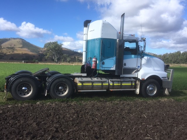 2005 KENWORTH T604 PRIME MOVER