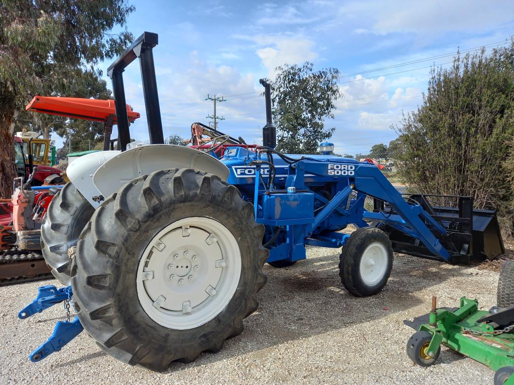 Ford 5000 FEL Tractor