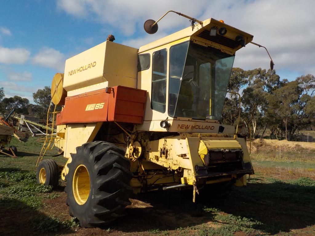 New Holland TR85