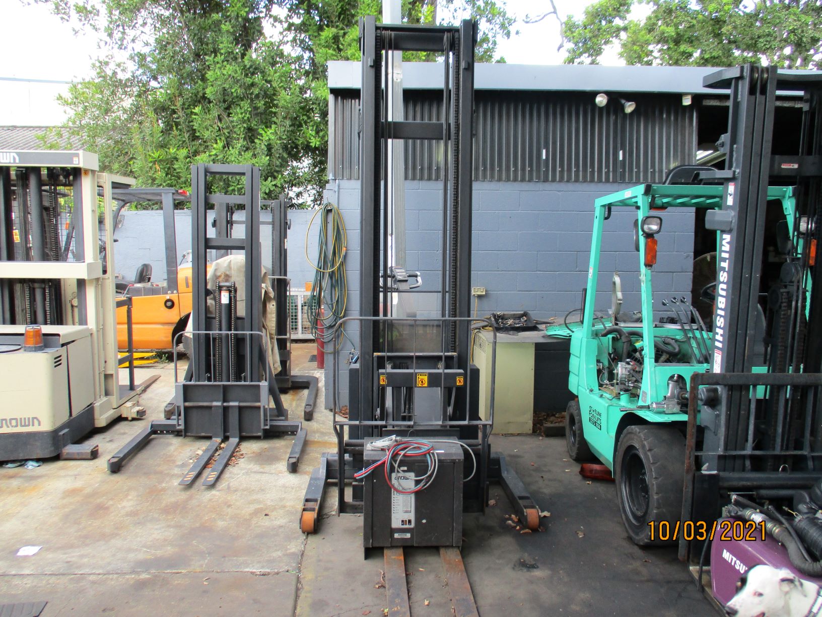 2004 Crown Walkie Reach WR3000TL-192 1.5 Ton Forklift
