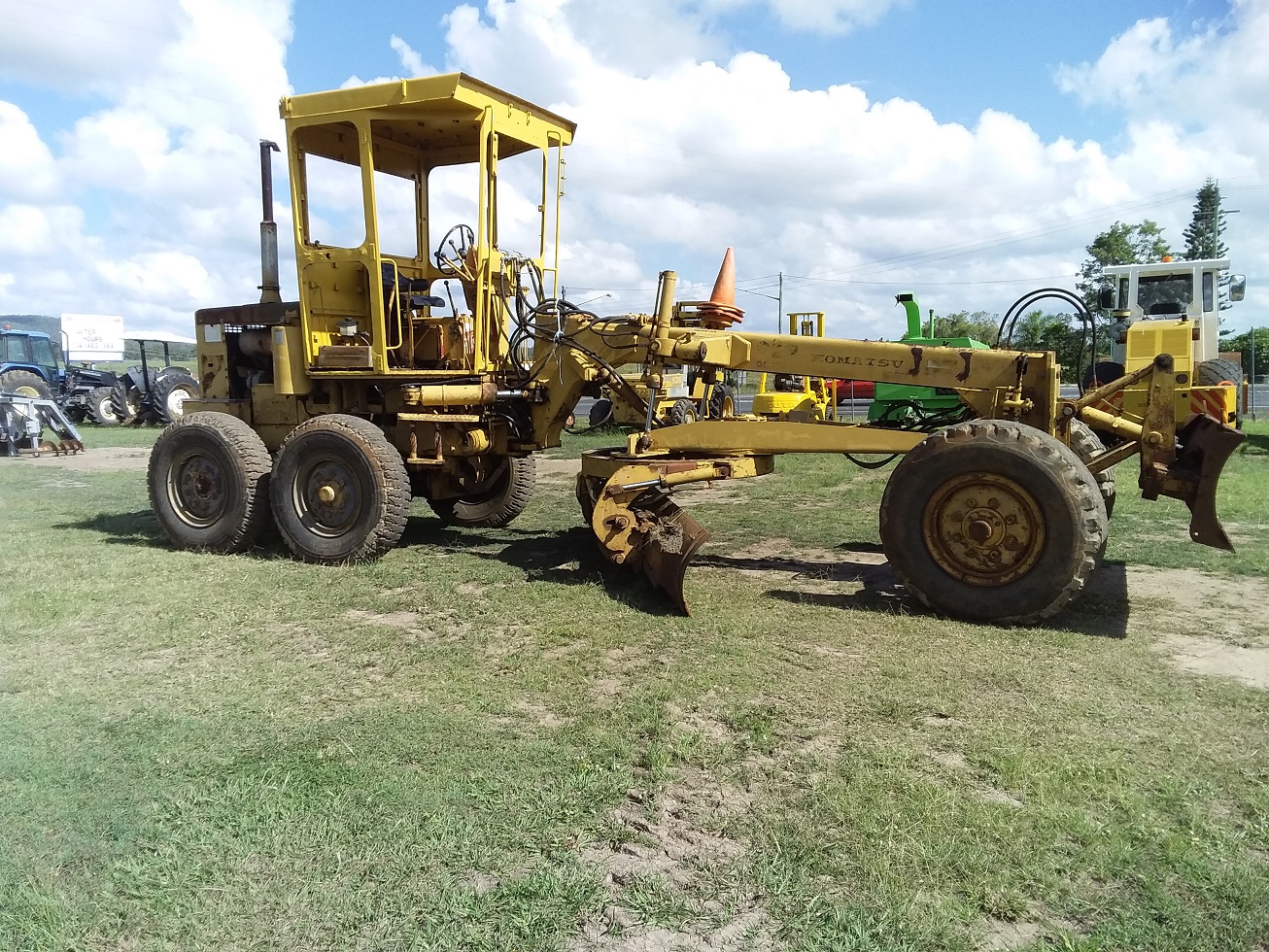 Komatsu GD300A Grader