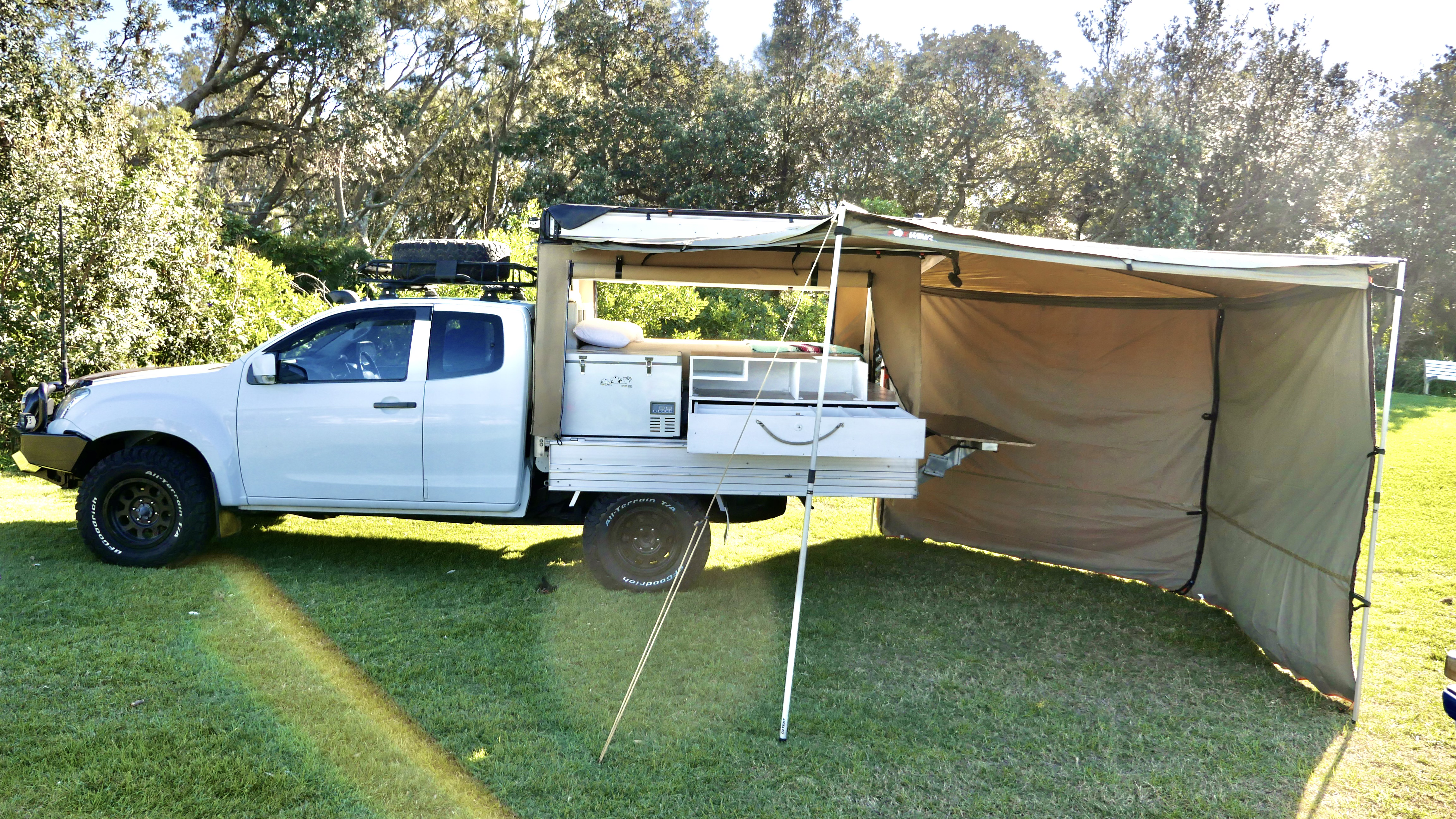 2015 ISUZU D-MAX SX 4X4 SPACE CAB CAMPER