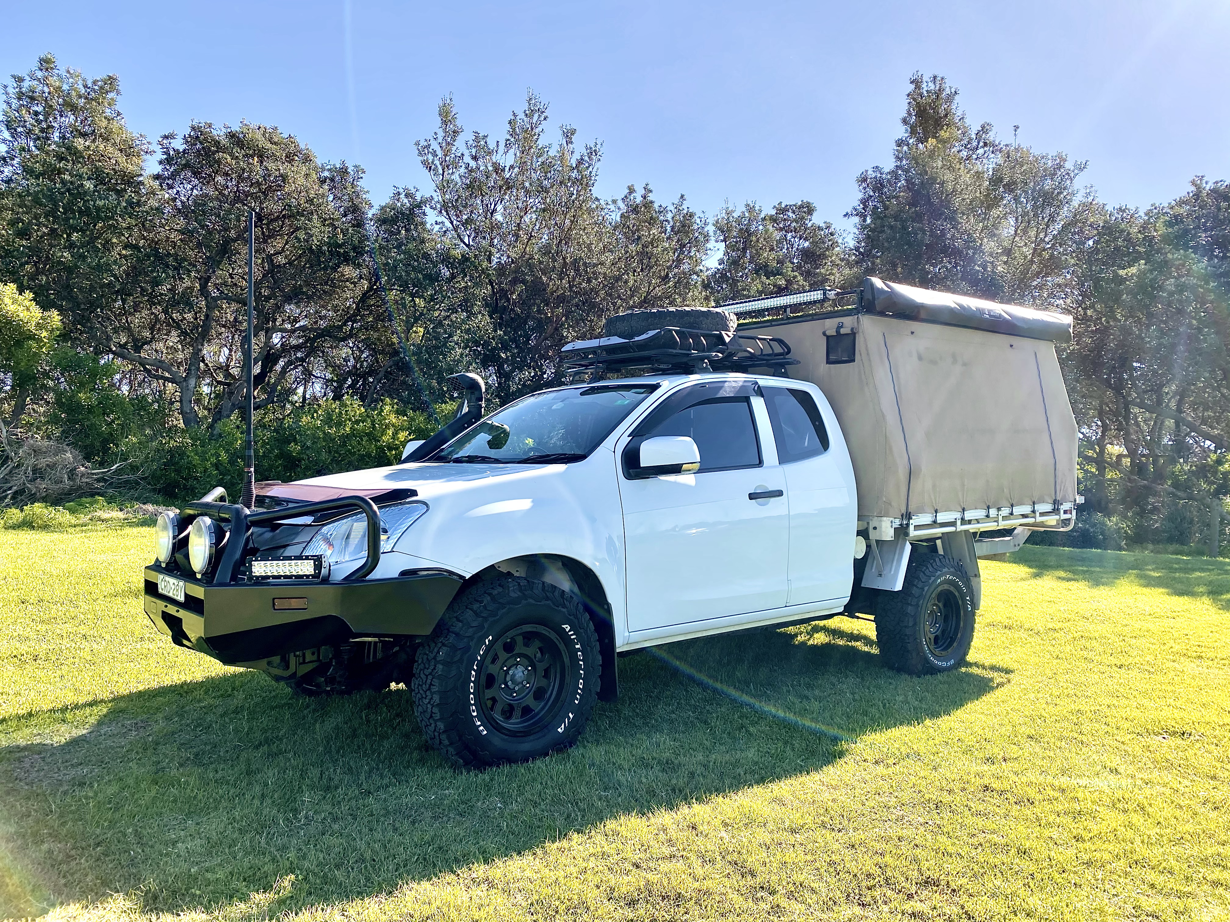 2015 ISUZU D-MAX SX 4X4 DUAL CAB CAMPER