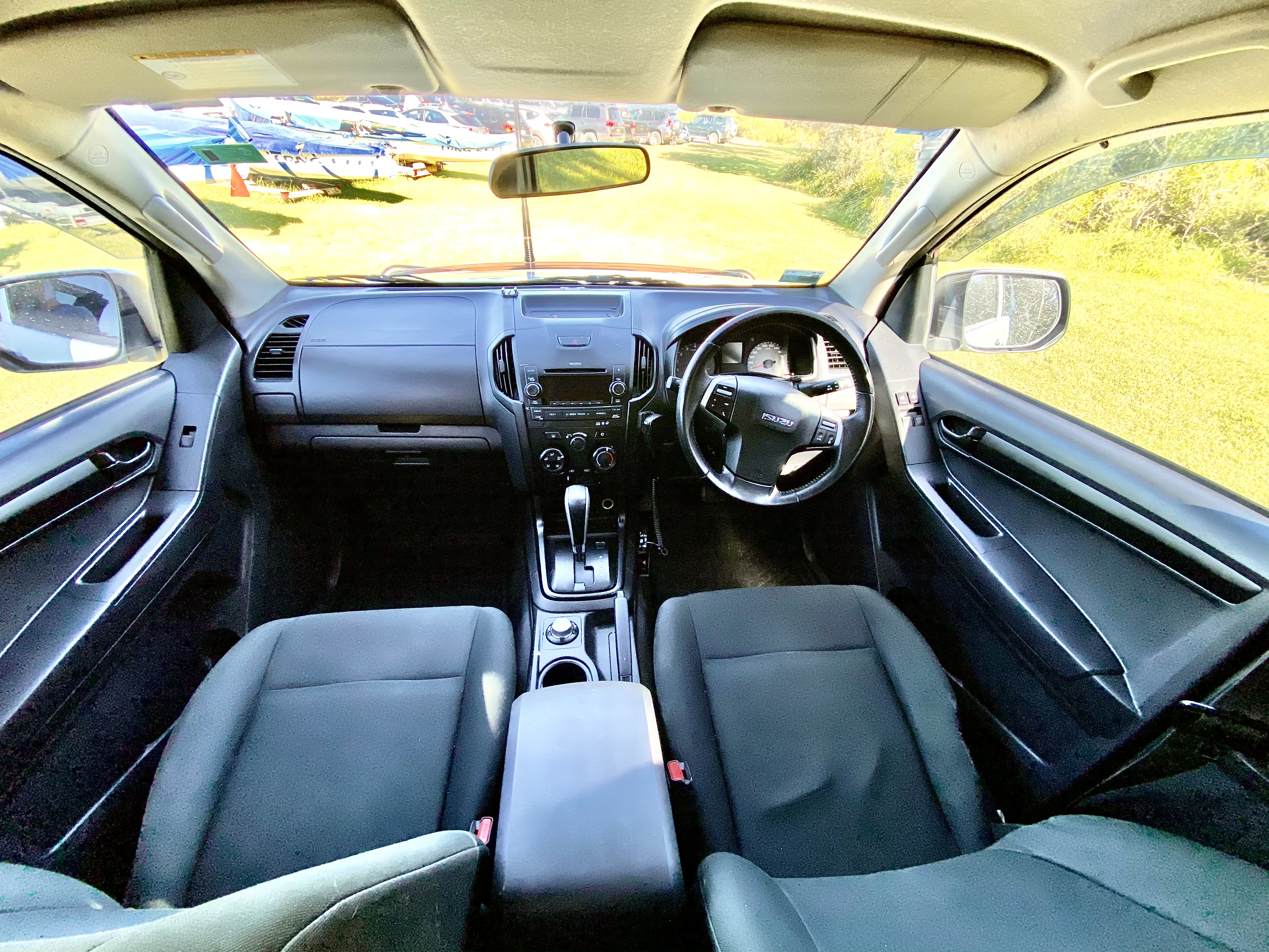 2015 ISUZU D-MAX SX 4X4 DUAL CAB CAMPER