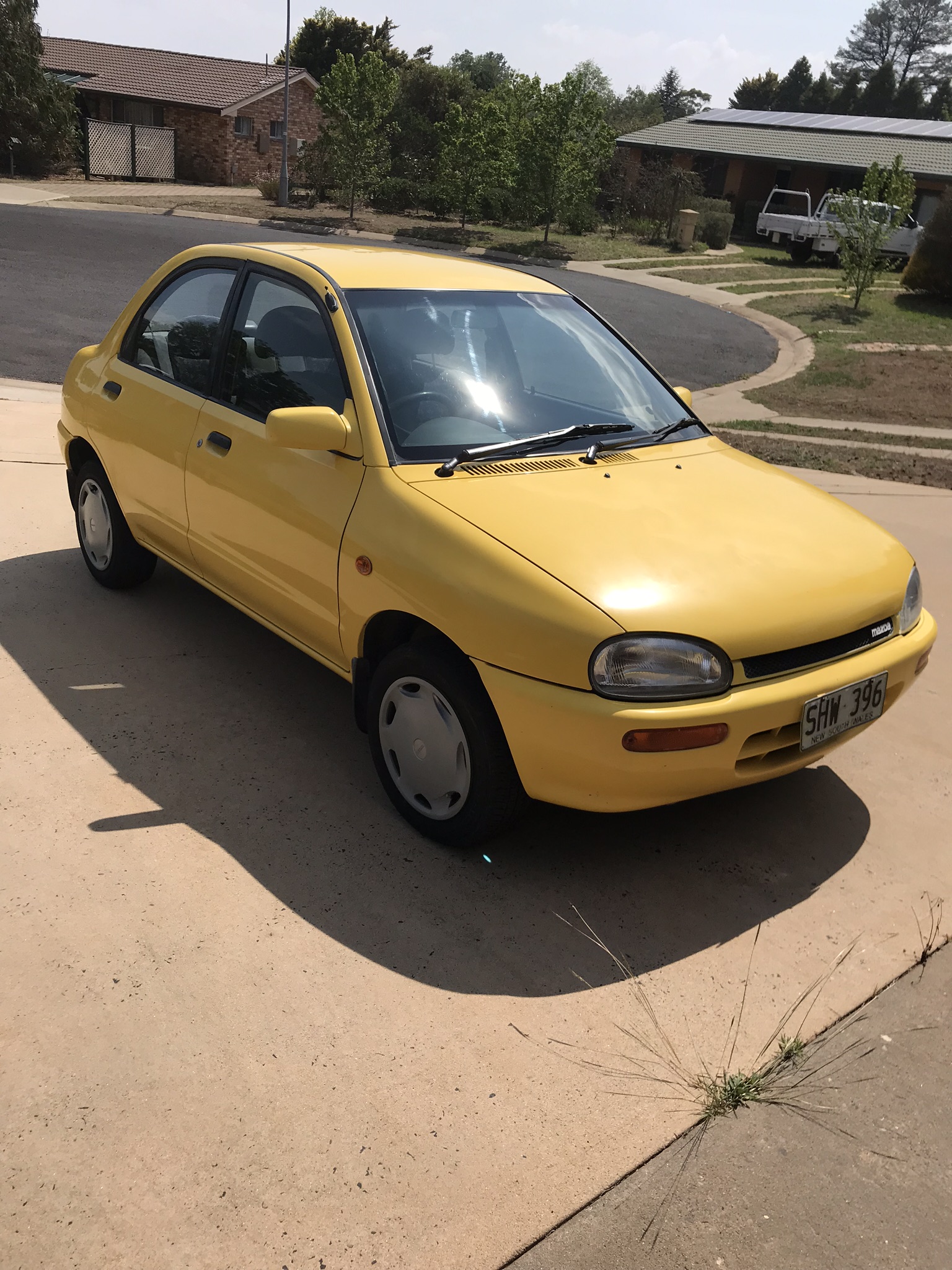 1992 MAZDA 121 BUBBLE SEDAN