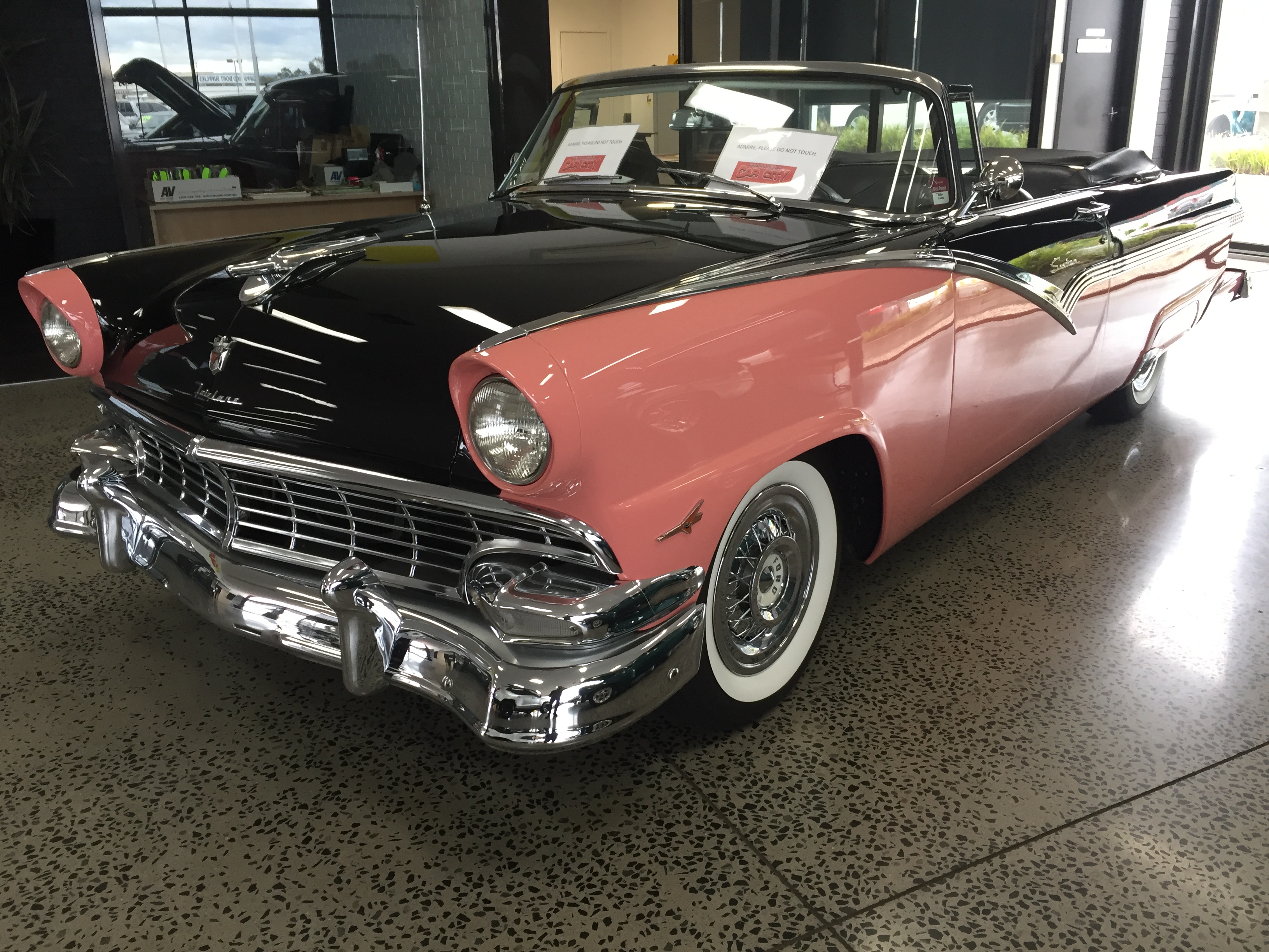 1956 FORD FAIRLANE SUNLINER CONVERTIBLE