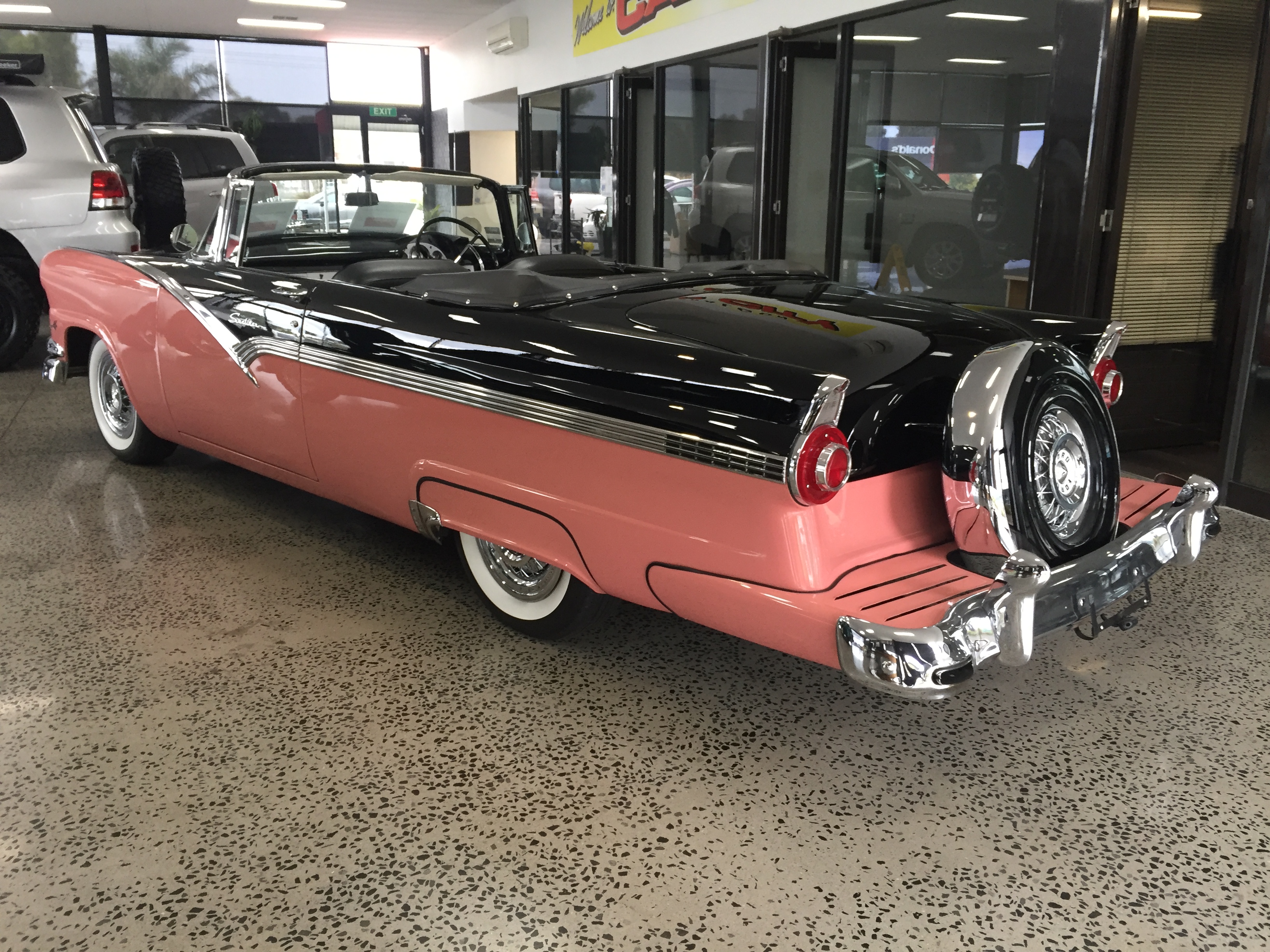 1956 FORD FAIRLANE SUNLINER CONVERTIBLE