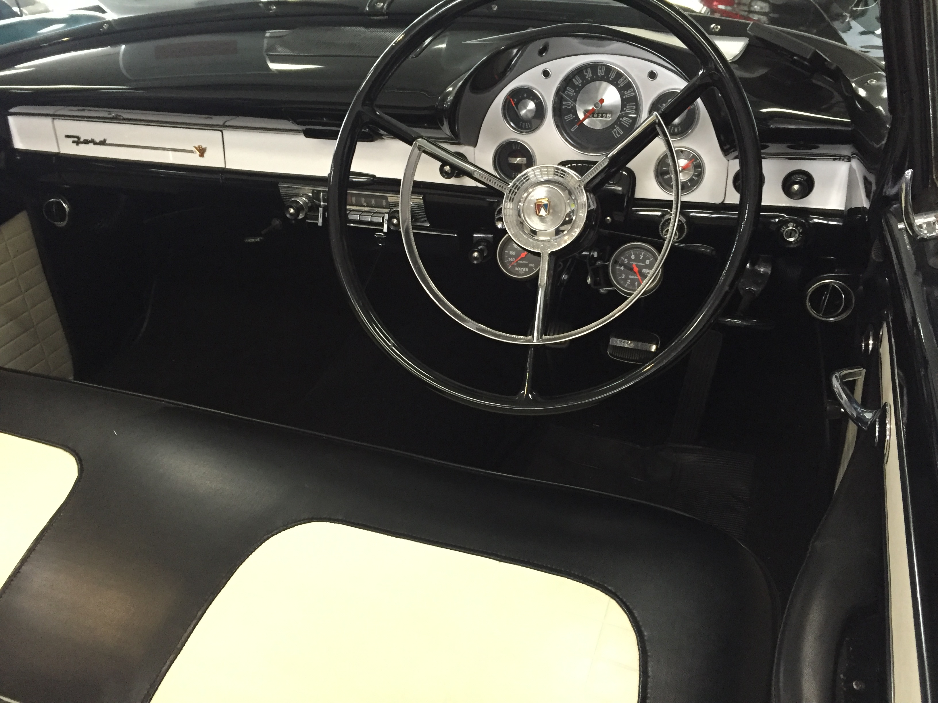 1956 FORD FAIRLANE SUNLINER CONVERTIBLE