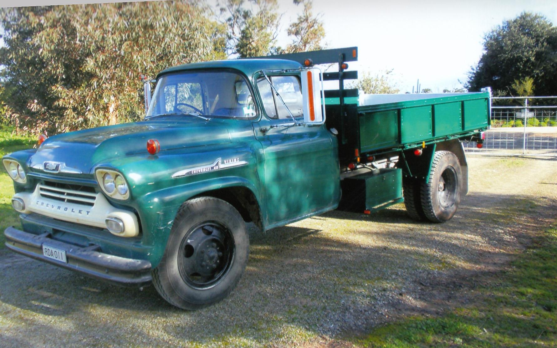 1958 CHEVROLET VIKING SERIES 40 TIPPER