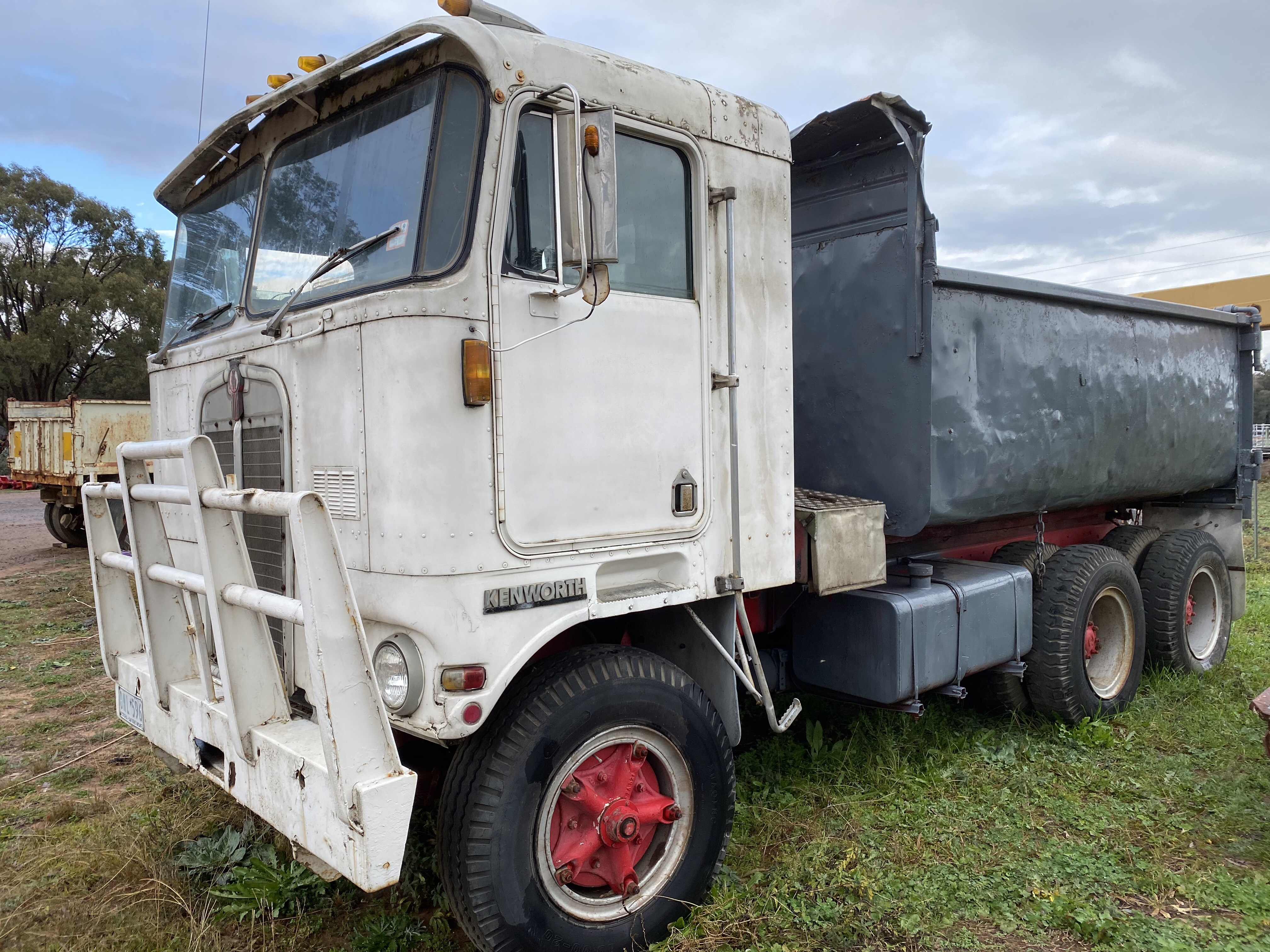 1975 KENWORTH K125 PRIME MOVER