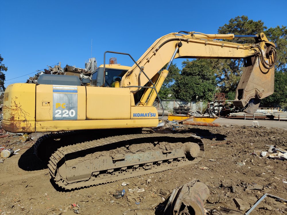2005 KOMATSU PC220-7 EXCAVTOR