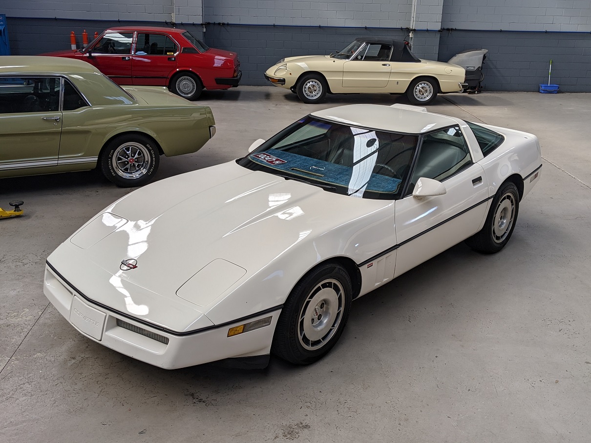 1985 CHEVROLET CORVETTE C4 COUPE