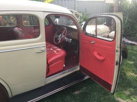 1937 DODGE 5 SEDAN