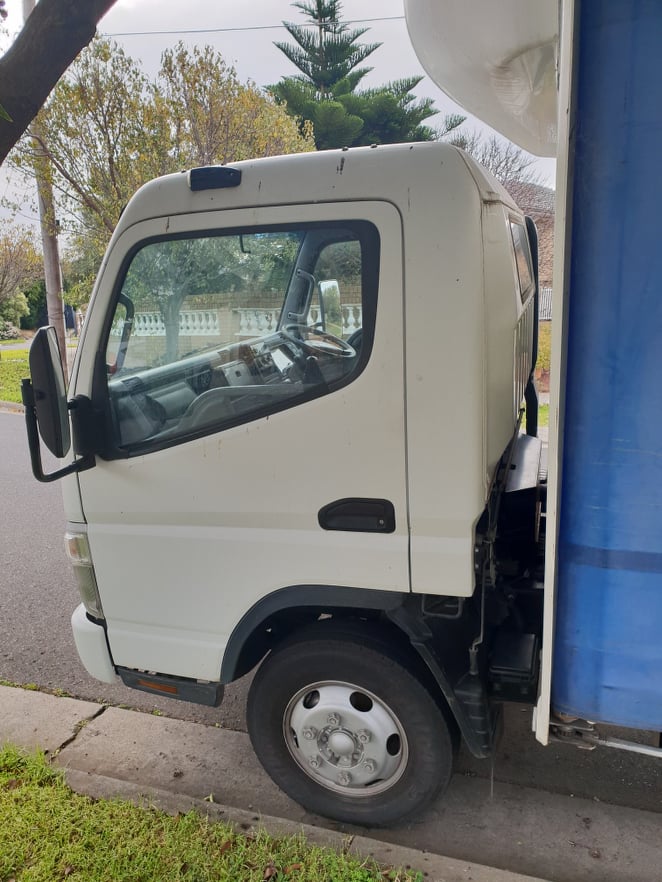2010 MITSUBISHI FUSO TAUTLINER 6 PALLET TRUCK