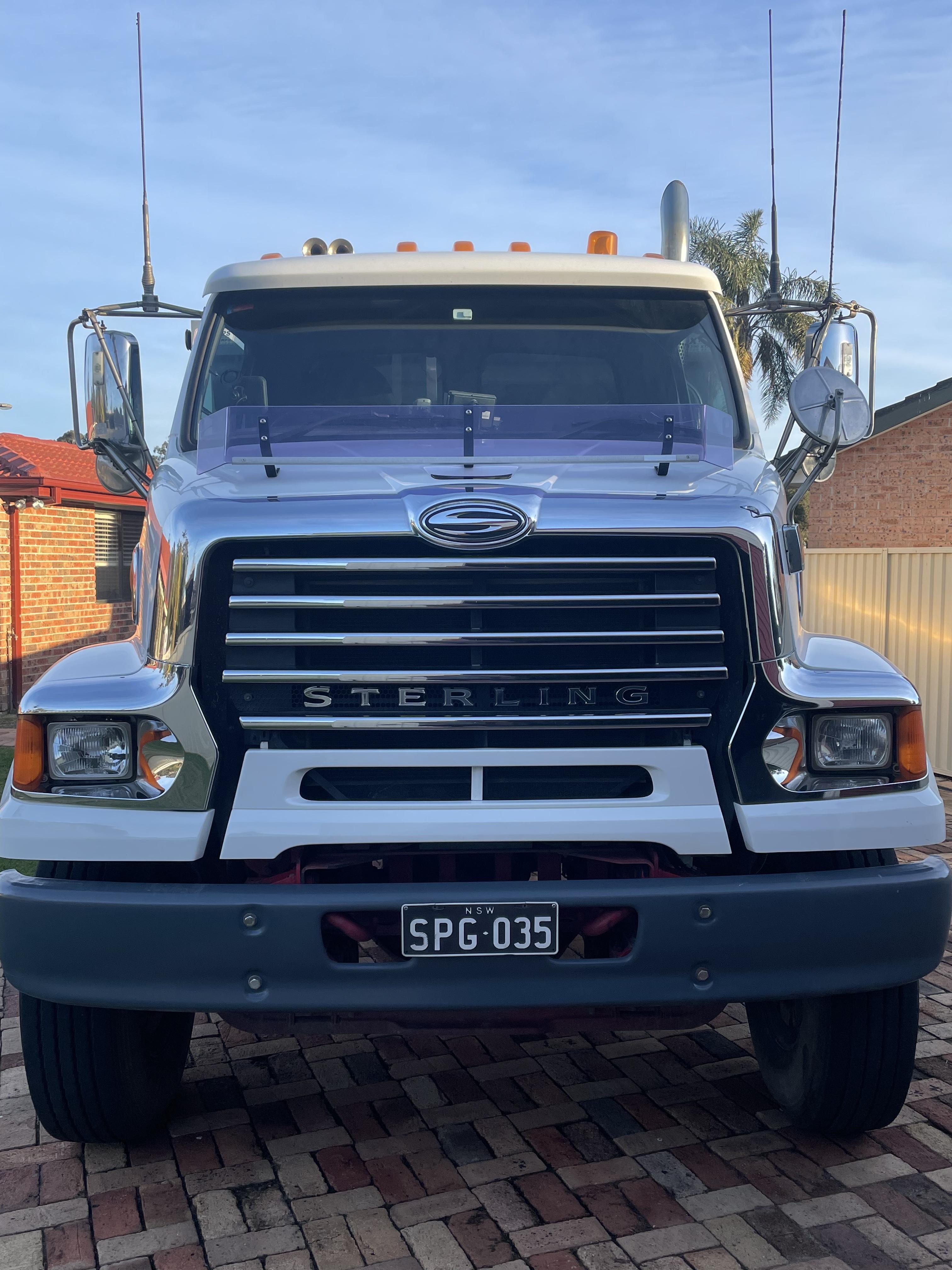 2009 STERLING LT7500 6X4 TIPPER