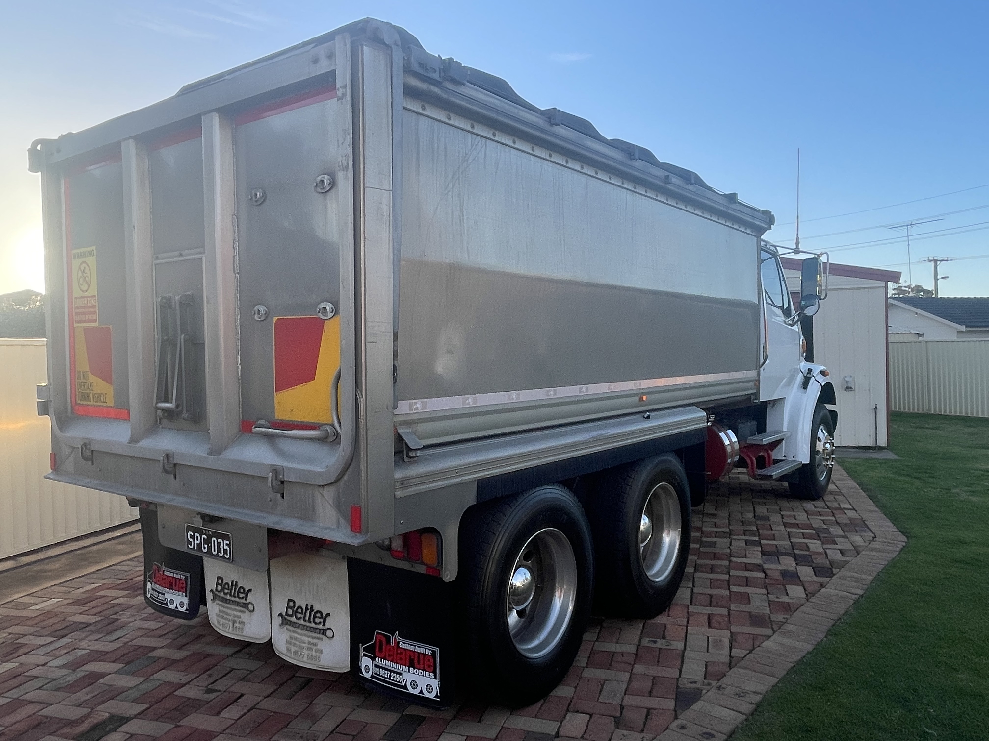 2009 STERLING LT7500 6X4 TIPPER