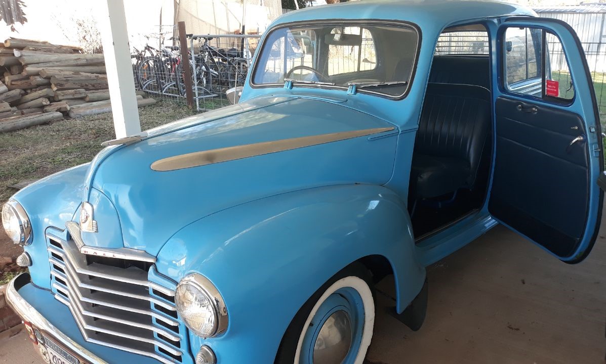 1950 VAUXHALL WYVERN SEDAN