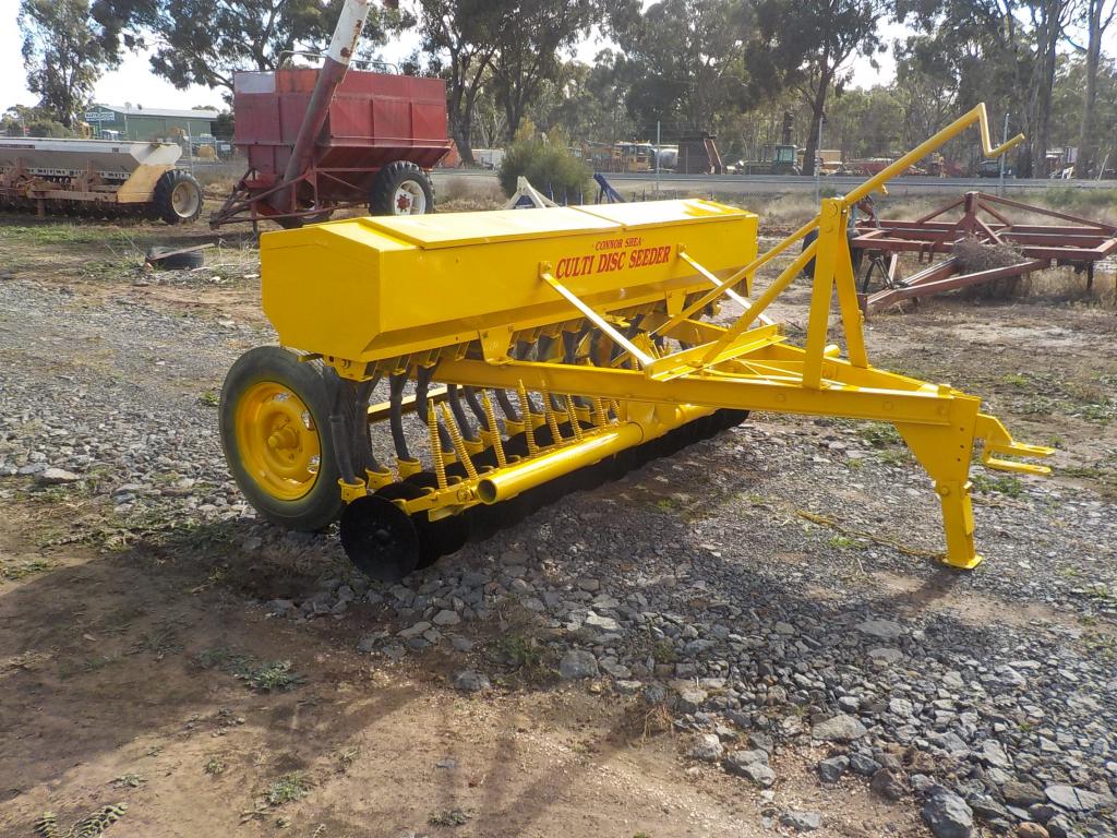 Rubber Tyre Roller With Small Seed Box