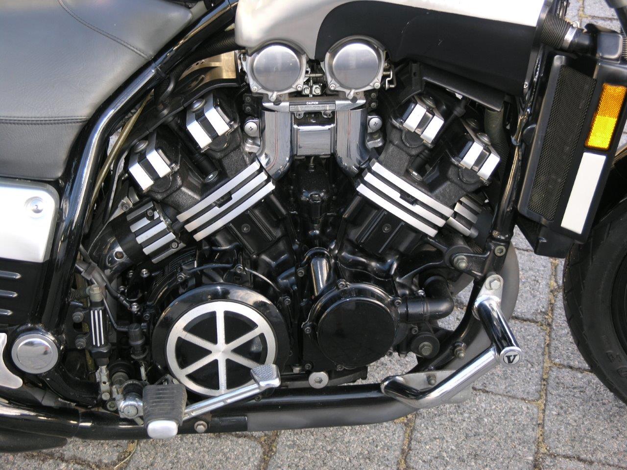 1996 YAMAHA VMX1200 (VMAX) ROAD