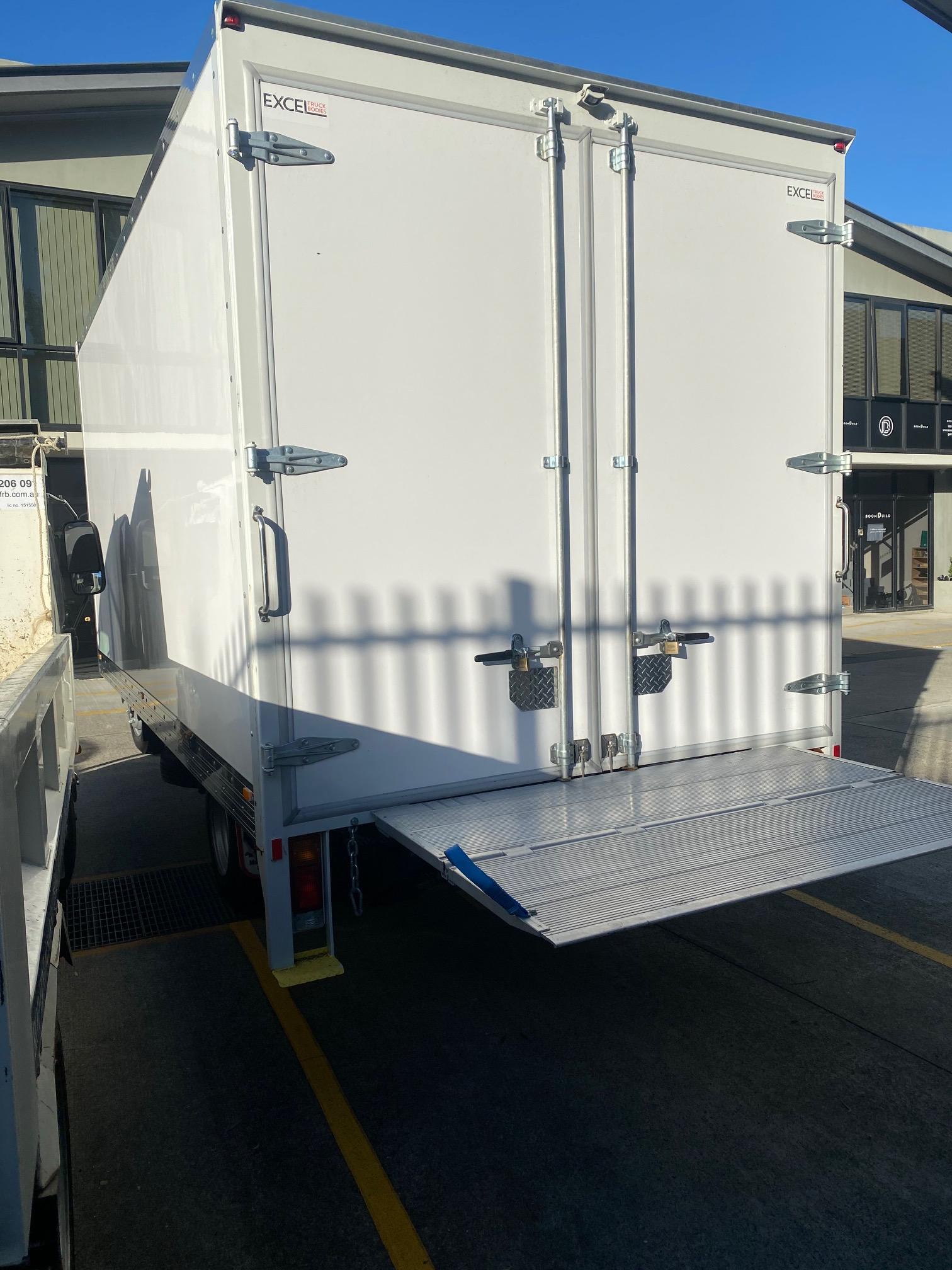 2020 HINO 300 917 PANTECH 