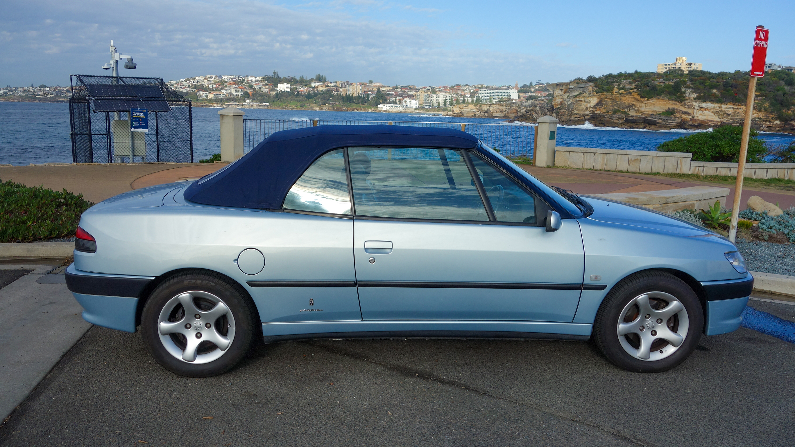 2001 PEUGEOT 306 CONVERTIBLE 