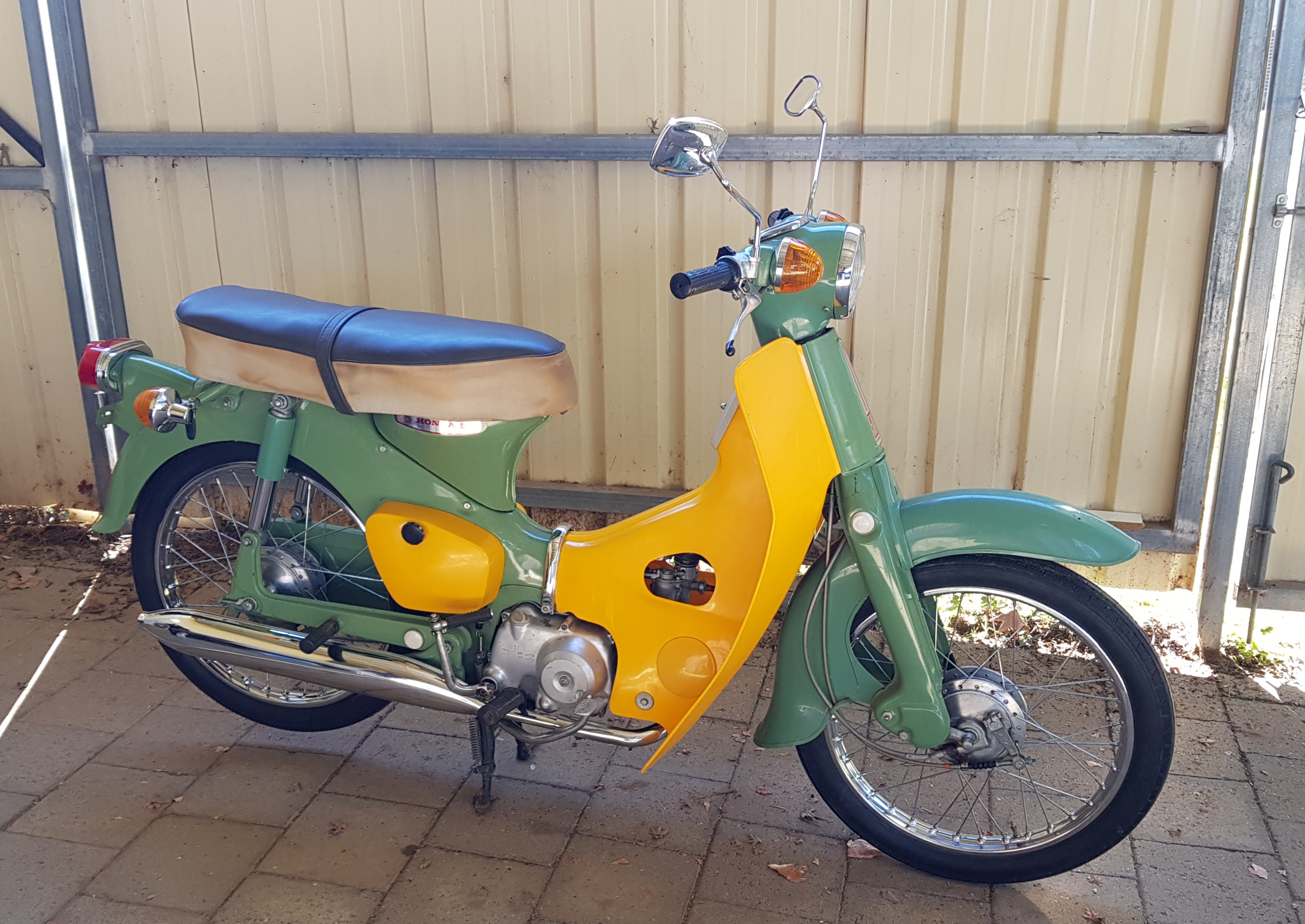1967 HONDA C50 50CC ROAD