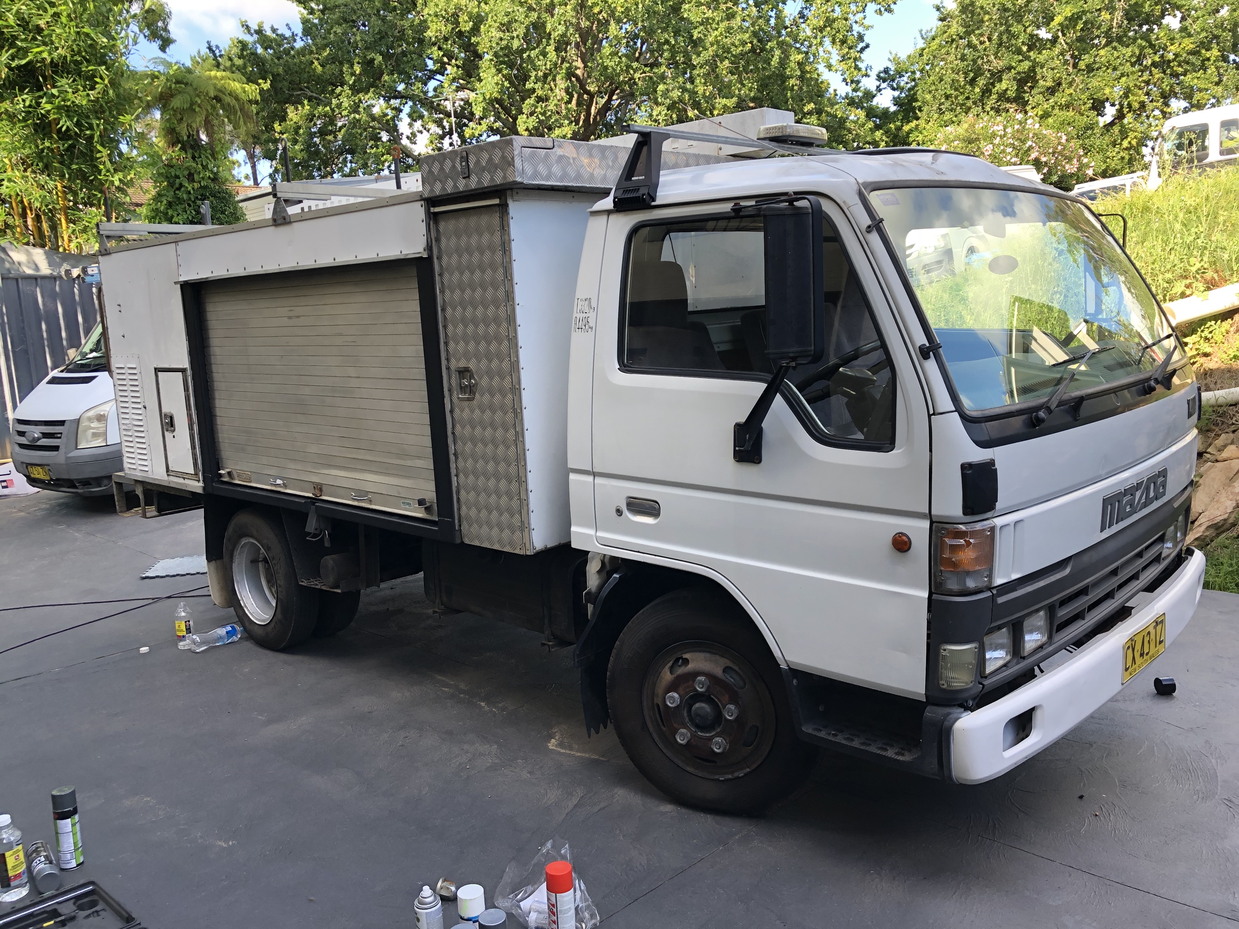 2000 MODEL MAZDA T4000 SERVICE BODY TRUCK
