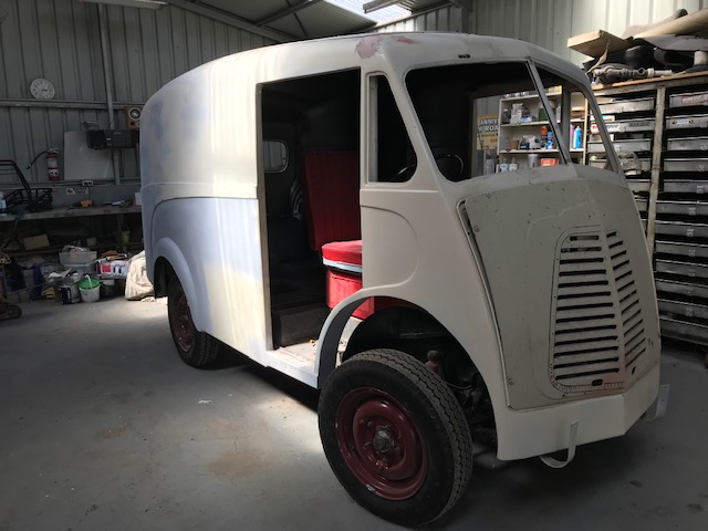 1948 MORRIS COMMERCIAL PV VAN