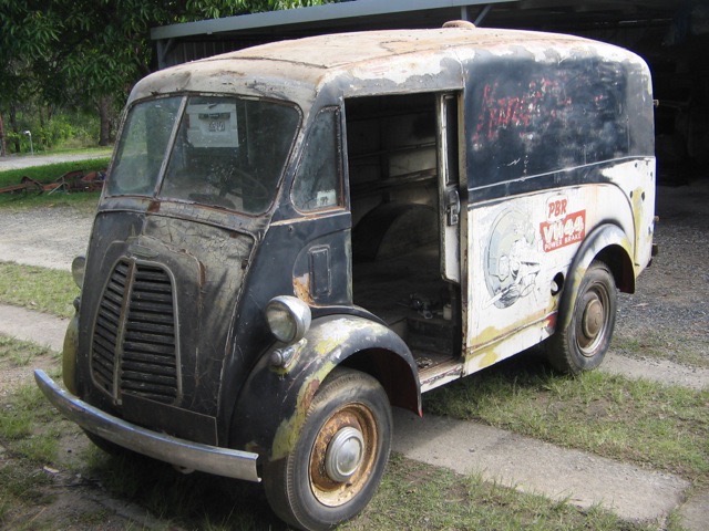 1948 MORRIS COMMERCIAL PV VAN 