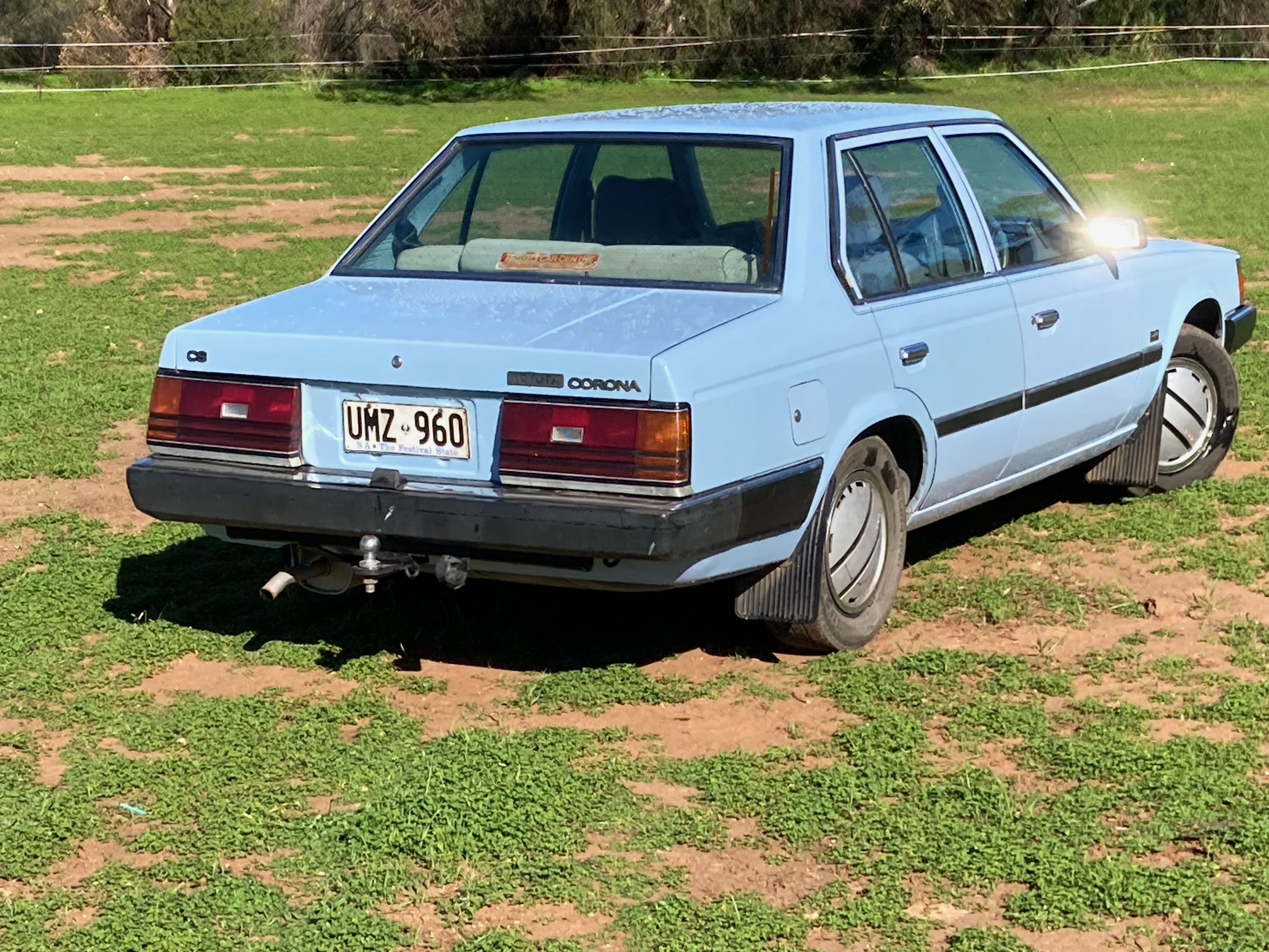 1984 TOYOTA CORONA SEDAN